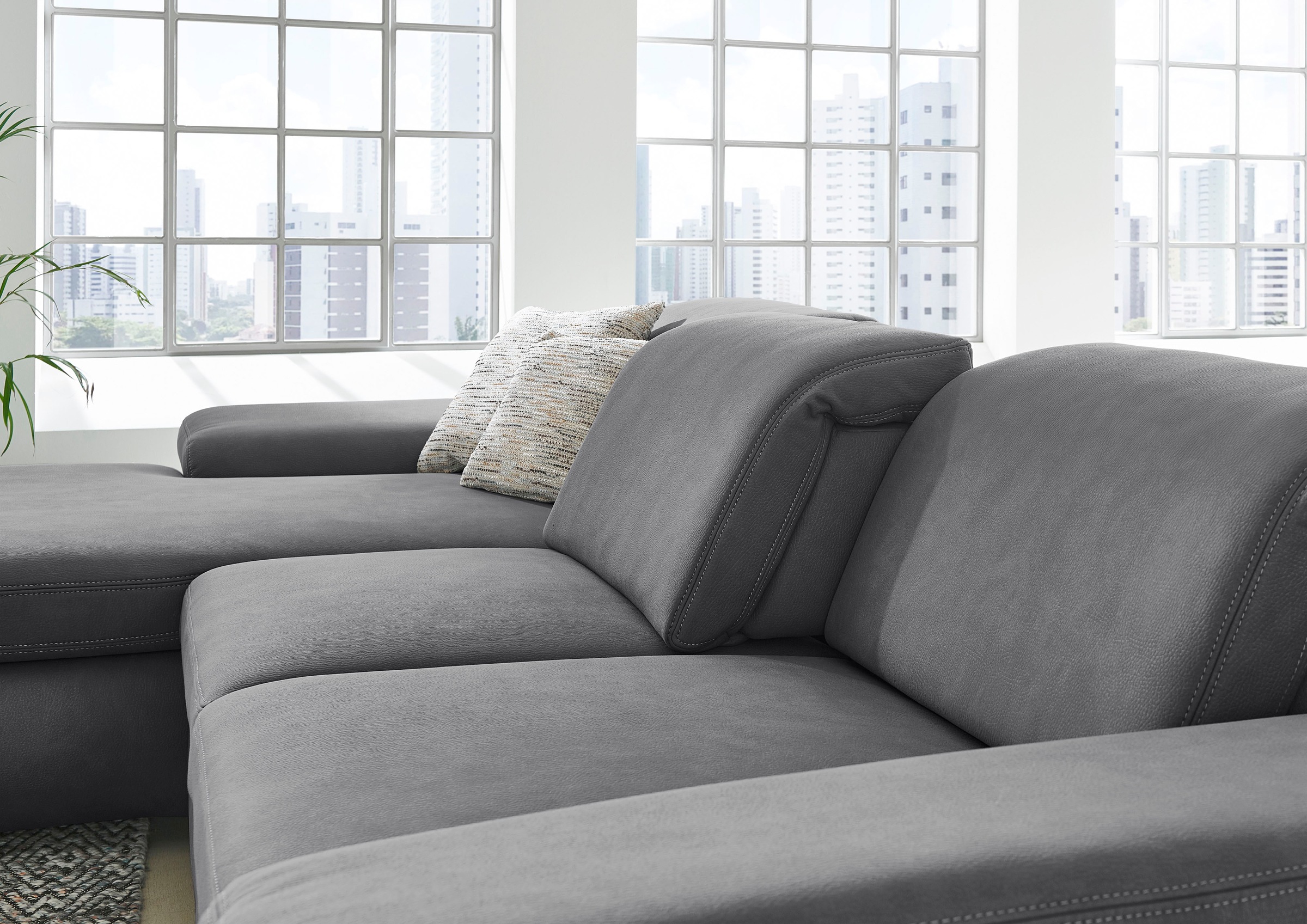 Die PlanBar Ecksofa »MP-IN17041 L-Form«, mit Sitztiefenverstellung, optional Kopfteilverstellung & Bettfunktion