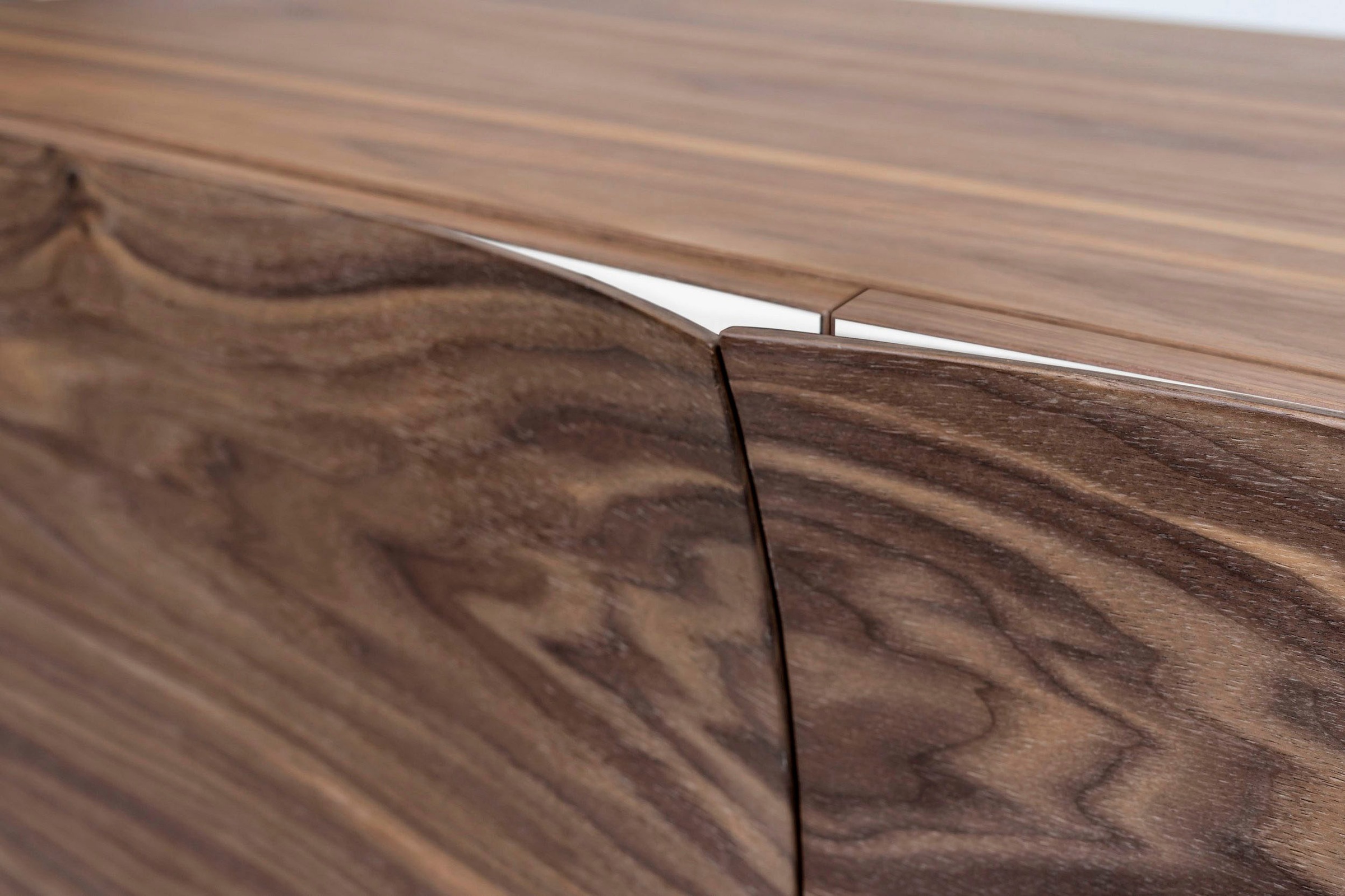 Woodman Sideboard, Kommode mit Holzfurnier aus Nussbaum