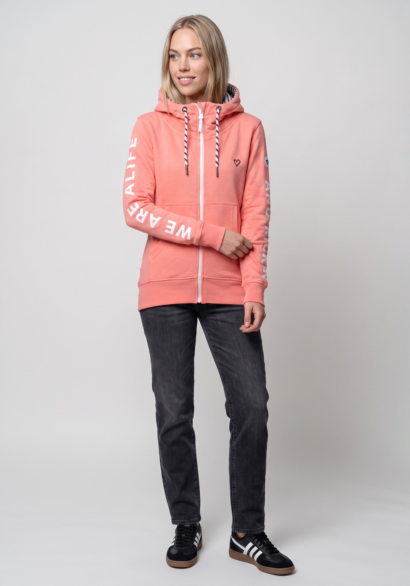 Alife & Kickin Sweatjacke »JessyAK A« leichte Kapuzensweatjackemit Logo-Schriftzug auf den Ärmeln