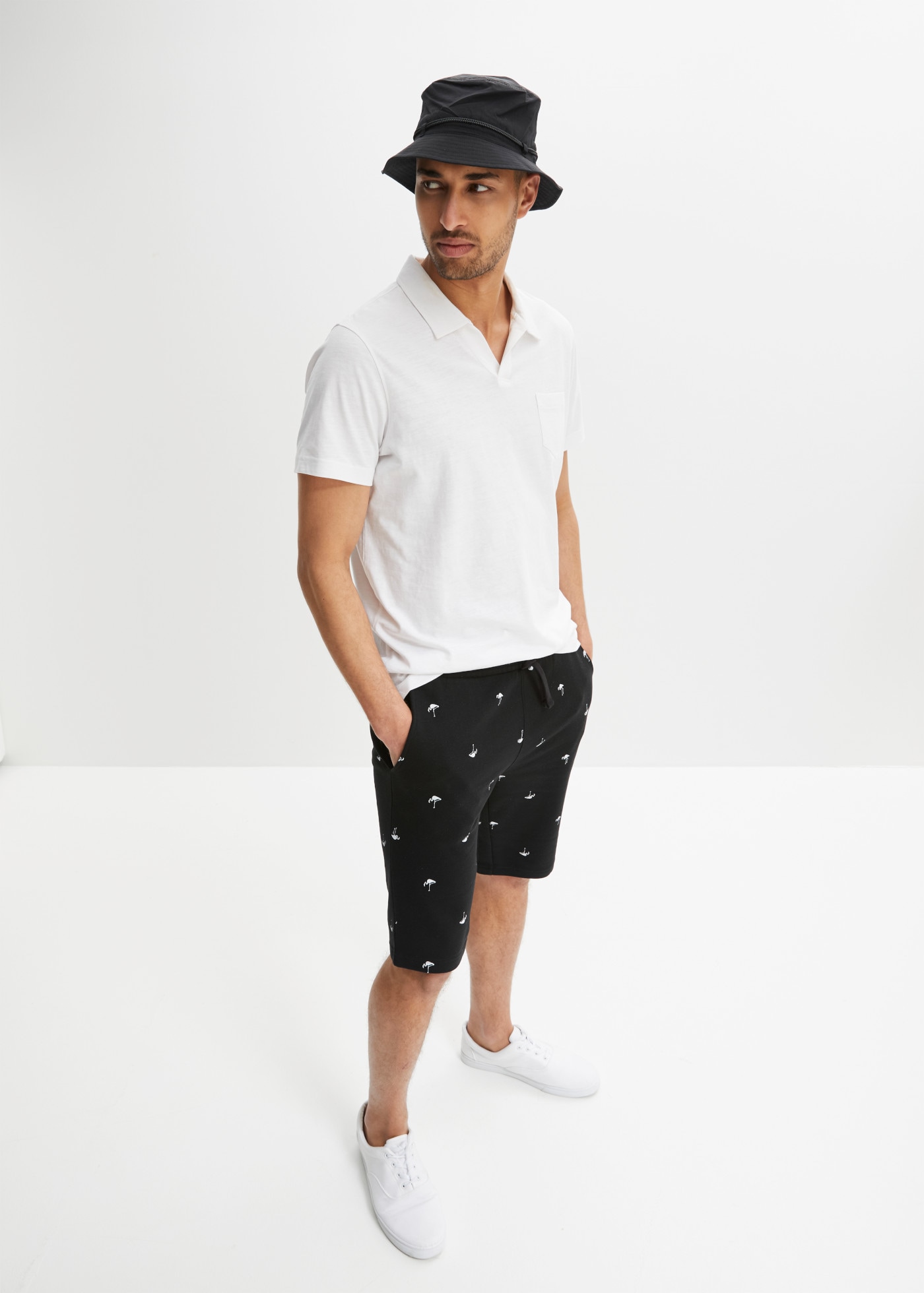 bonprix Poloshirt bequeme Passform, reine Baumwolle, Umlegekragen und Brusttasche