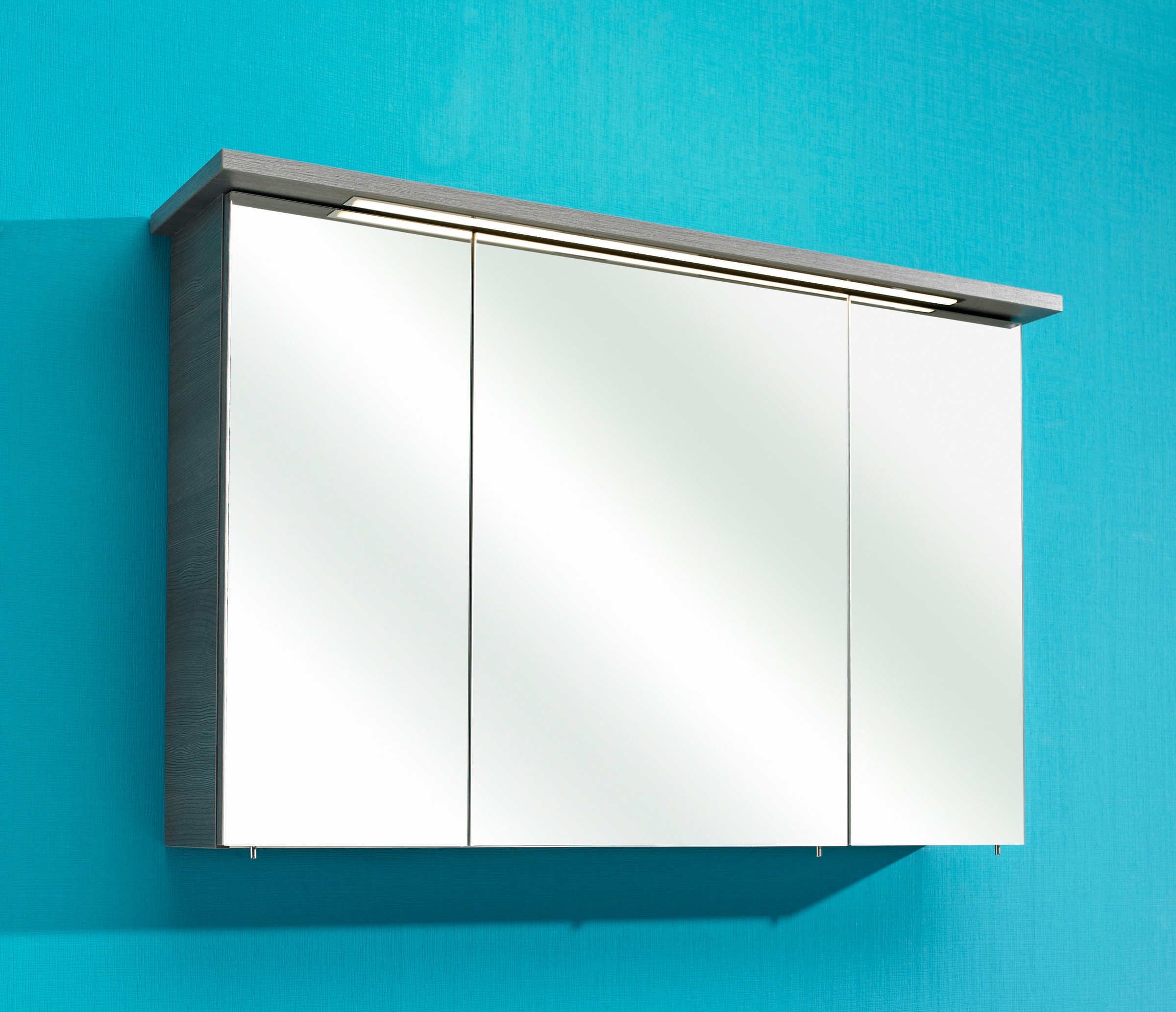 PELIPAL Spiegelschrank »Quickset 328«, Breite 115 cm, 3-türig, eingelassene  LED-Beleuchtung, Steckdosenbox bei OTTO