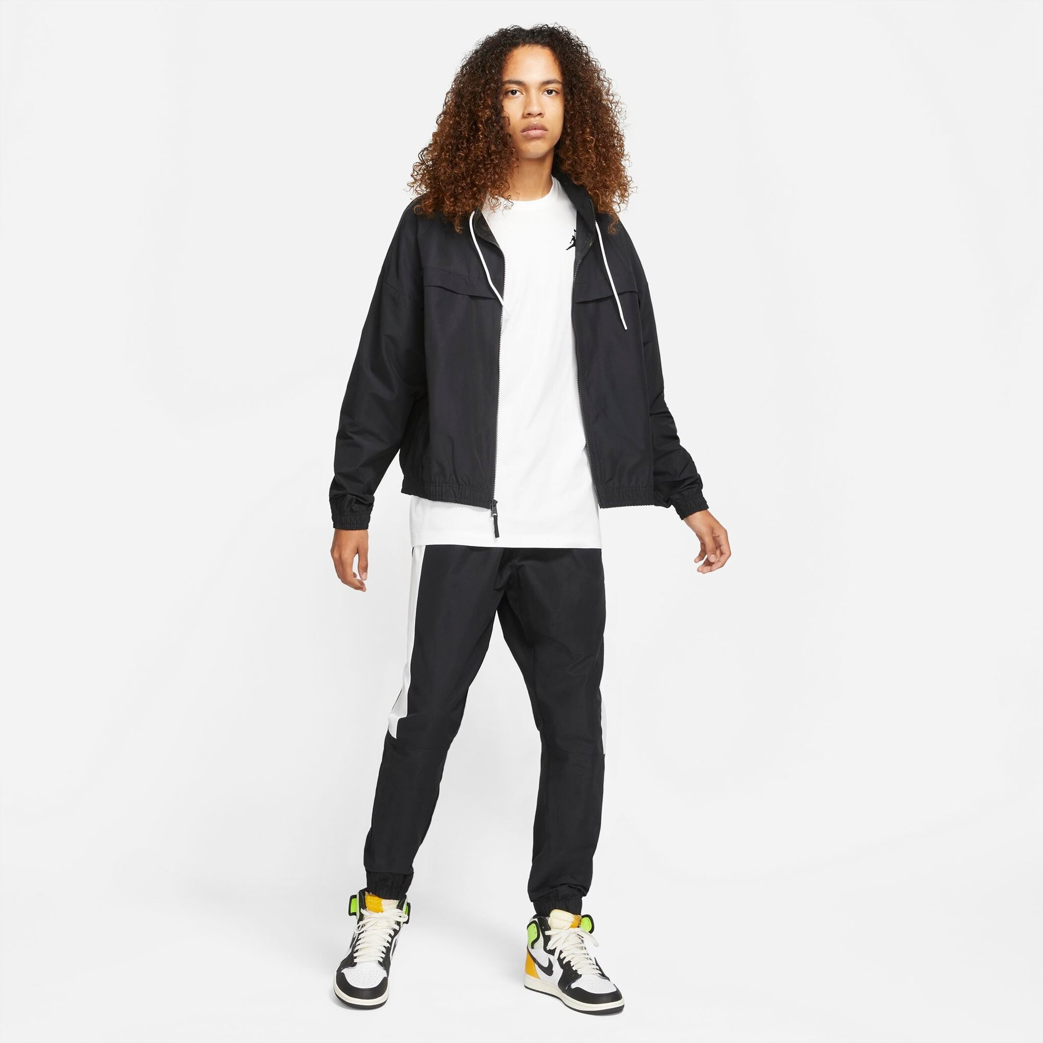 Jordan Trainingsshirt »M J JUMPMAN EMB SS CREW« aus weicher Baumwolle, normale Länge, gerader Abschluss