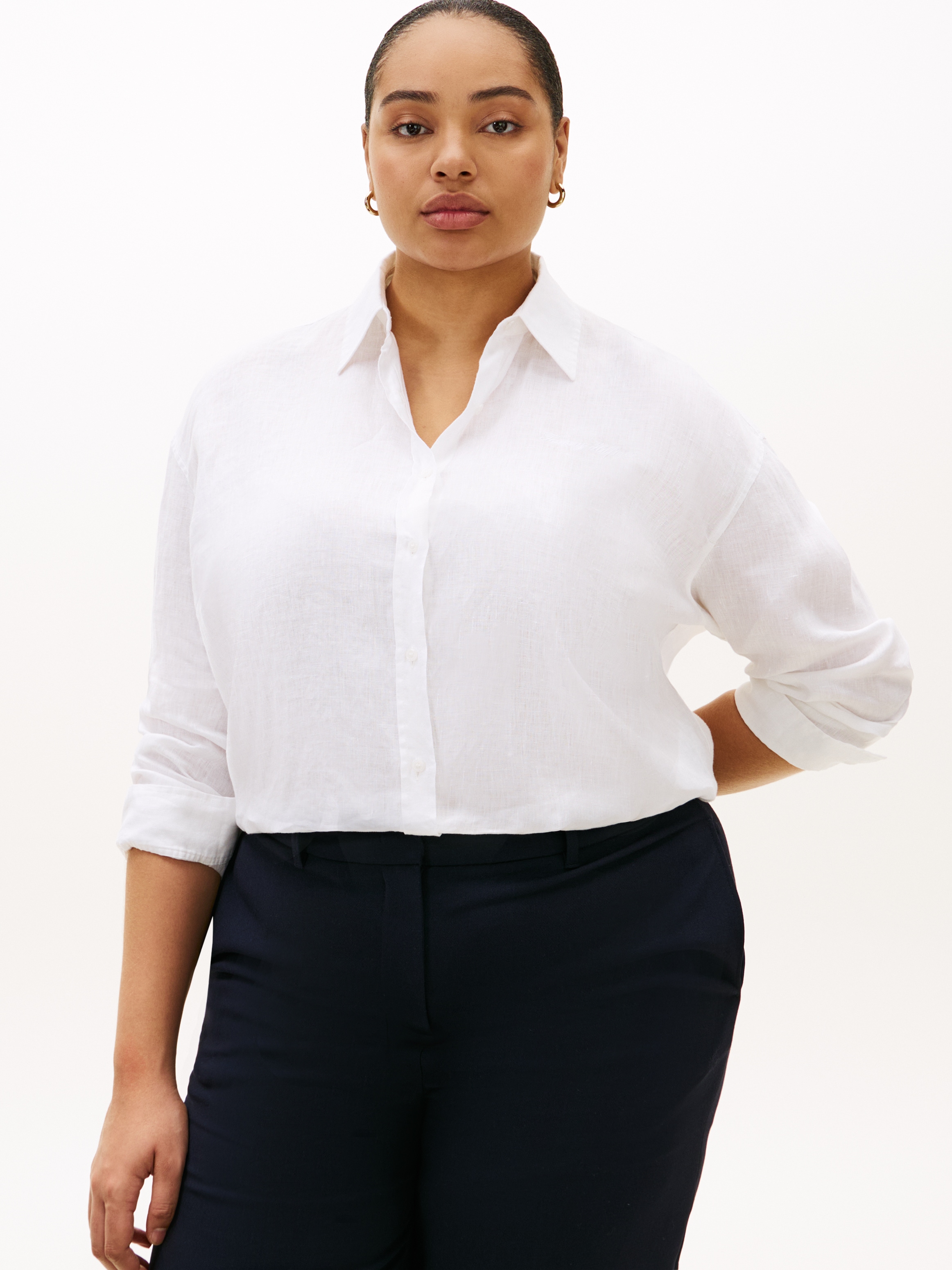 Tommy Hilfiger Curve Langarmbluse »CRV ESS LINEN ROUND HEM SHIRT« in großen Größen