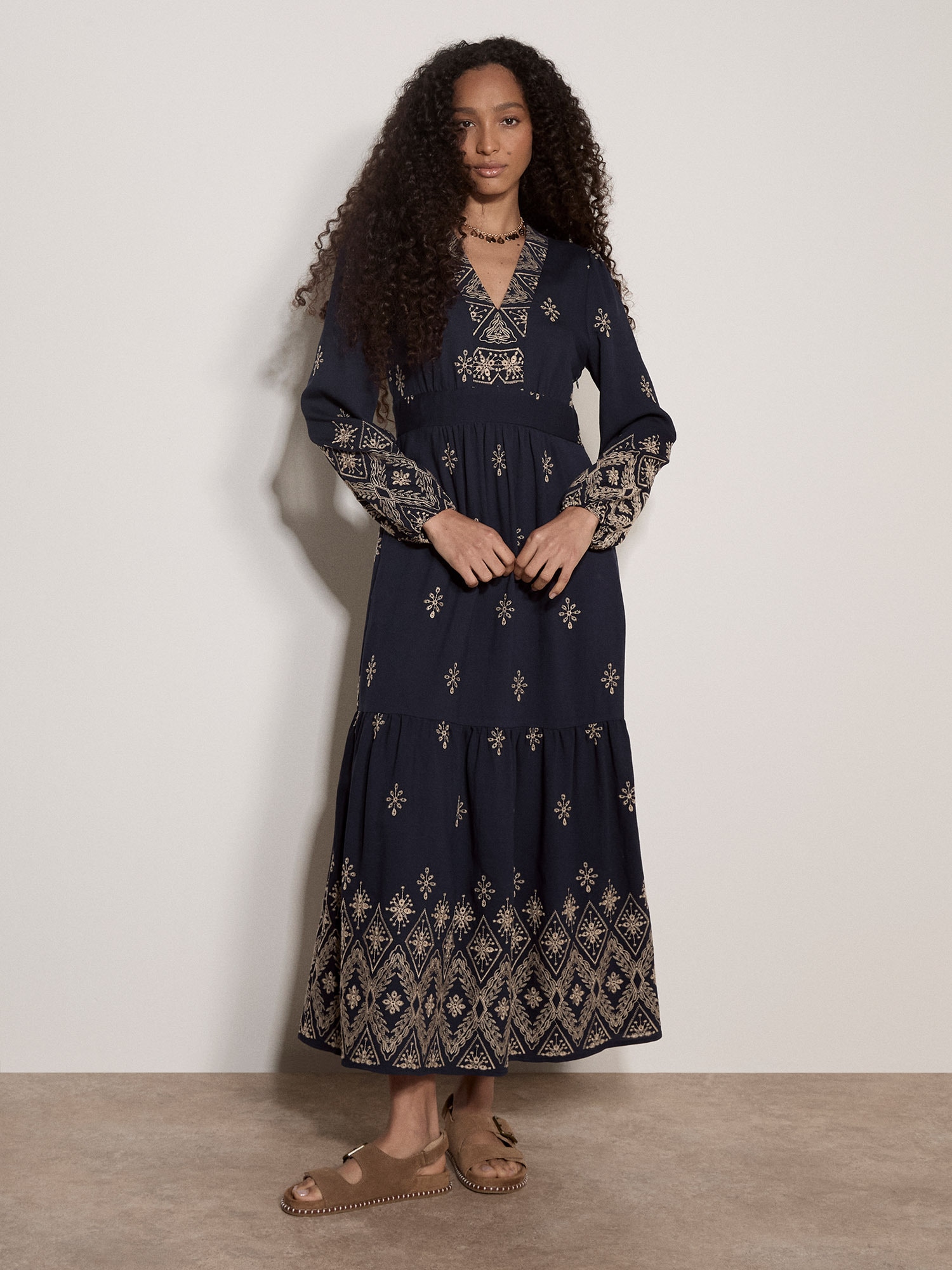 Apricot Maxikleid »Maxikleid« Stickerei