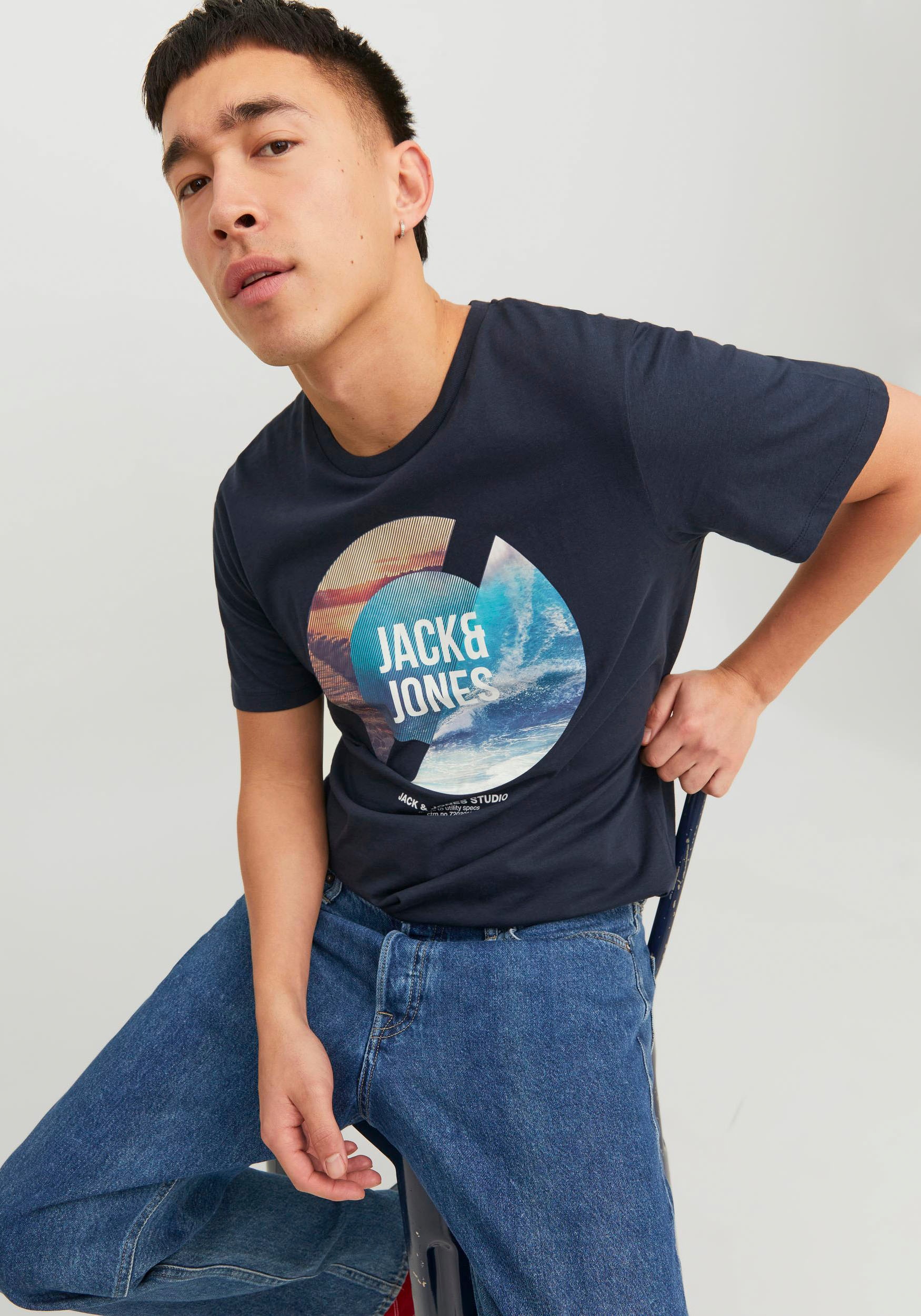 Jack & Jones Rundhalsshirt »JJTRESOR TEE SS CREW NECK«