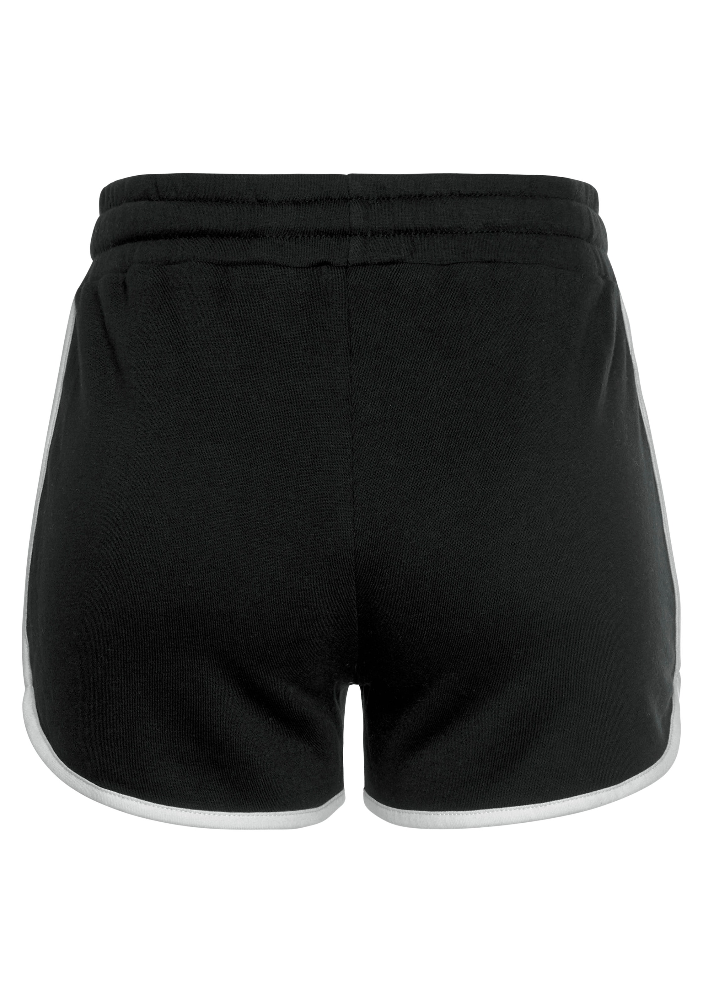 LASCANA Relaxshorts, mit Kontrastpaspeln, Loungeanzug
