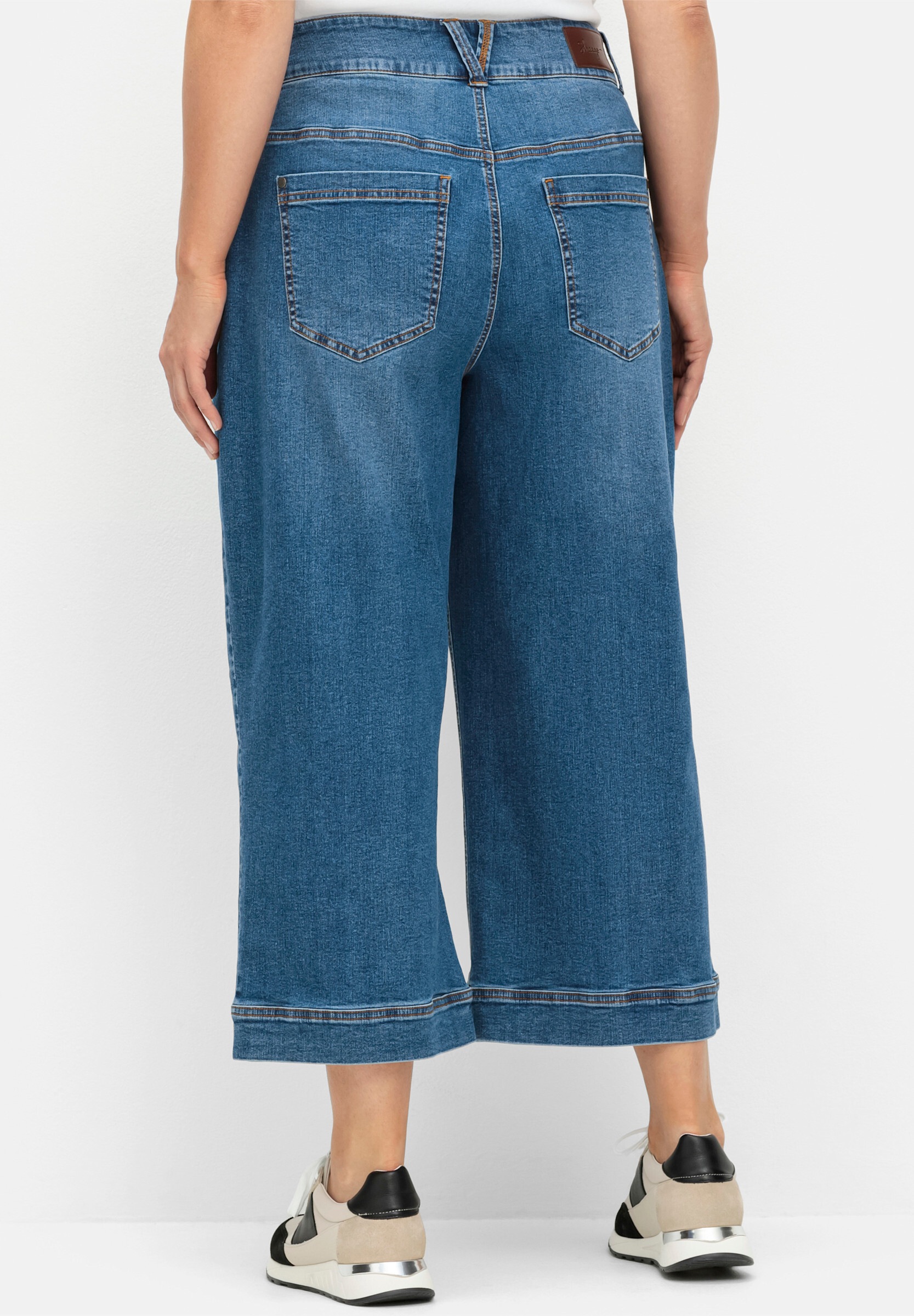 Sheego Bequeme Jeans »7/8-Jeans 7/8-Jeans mit breitem Saumabschluss« im Curvy-Schnitt MANUELA