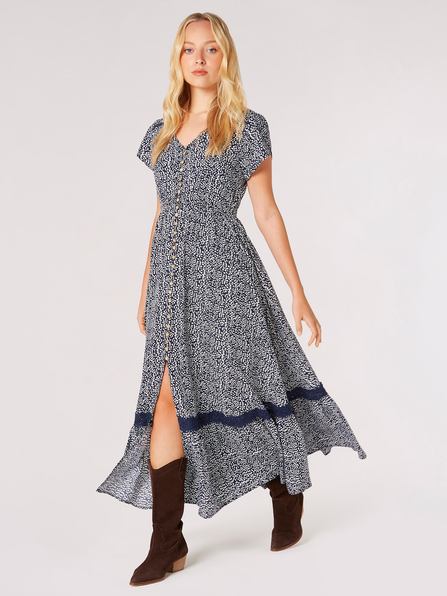 Apricot Maxikleid »Maxikleid« Nicht angegeben, 1 tlg. mit bestickter Bordüre