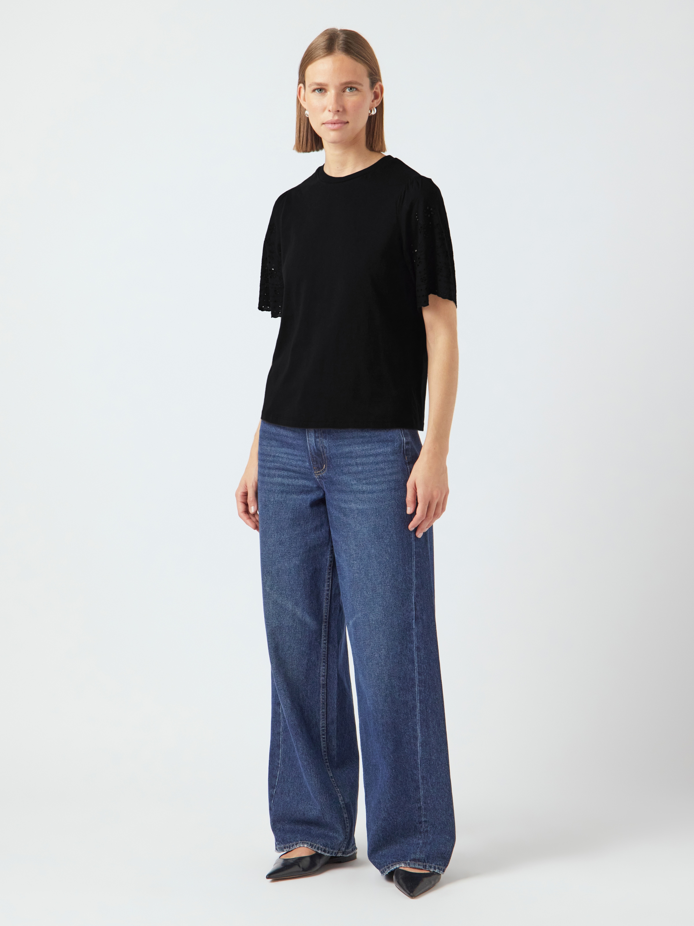 Y.A.S Kurzarmshirt »YASLEX SS TOP W. EMB SLEEVES S. NOOS« mit Lochstickerei