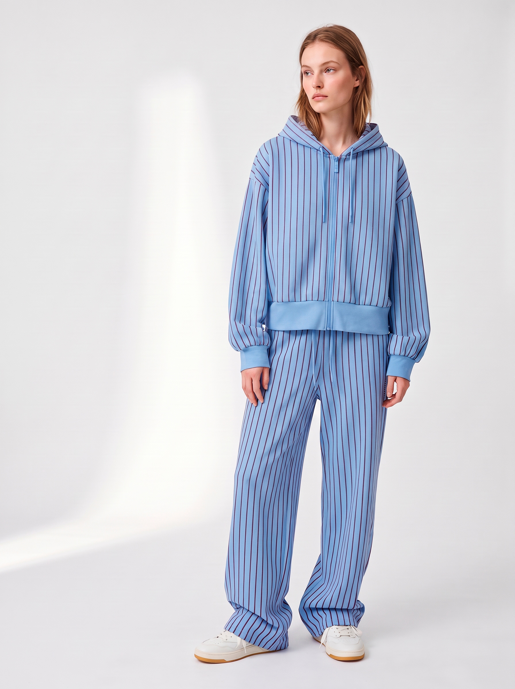 Copenhagen Studios Kapuzensweatjacke modischer Streifen, hochwertig und weich