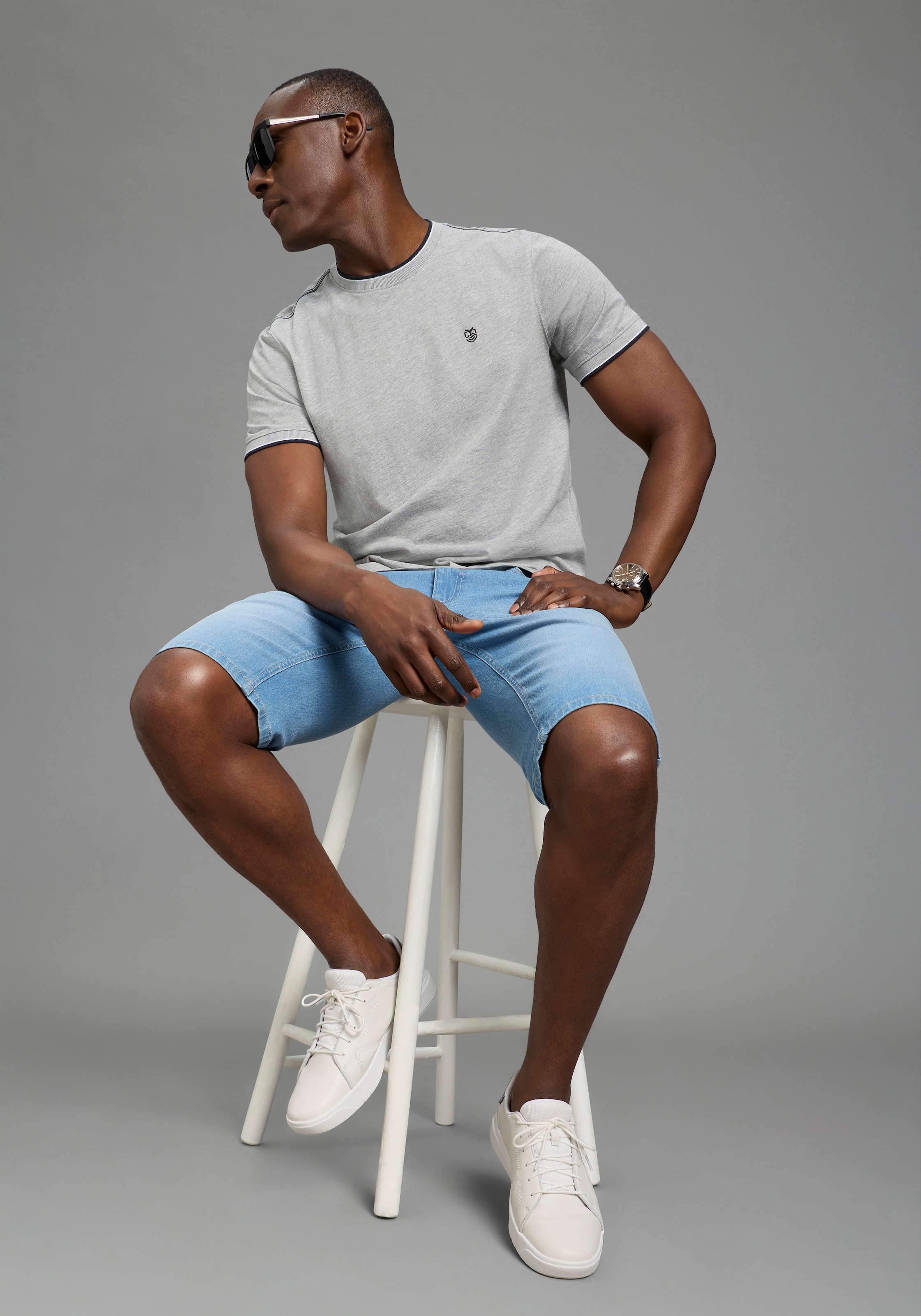 DELMAO Rundhalsshirt »Neue Kollektion!« 2er- Pack,  Kurzarmshirt, klassischer Basic-Stil, normale Passform, unifarben