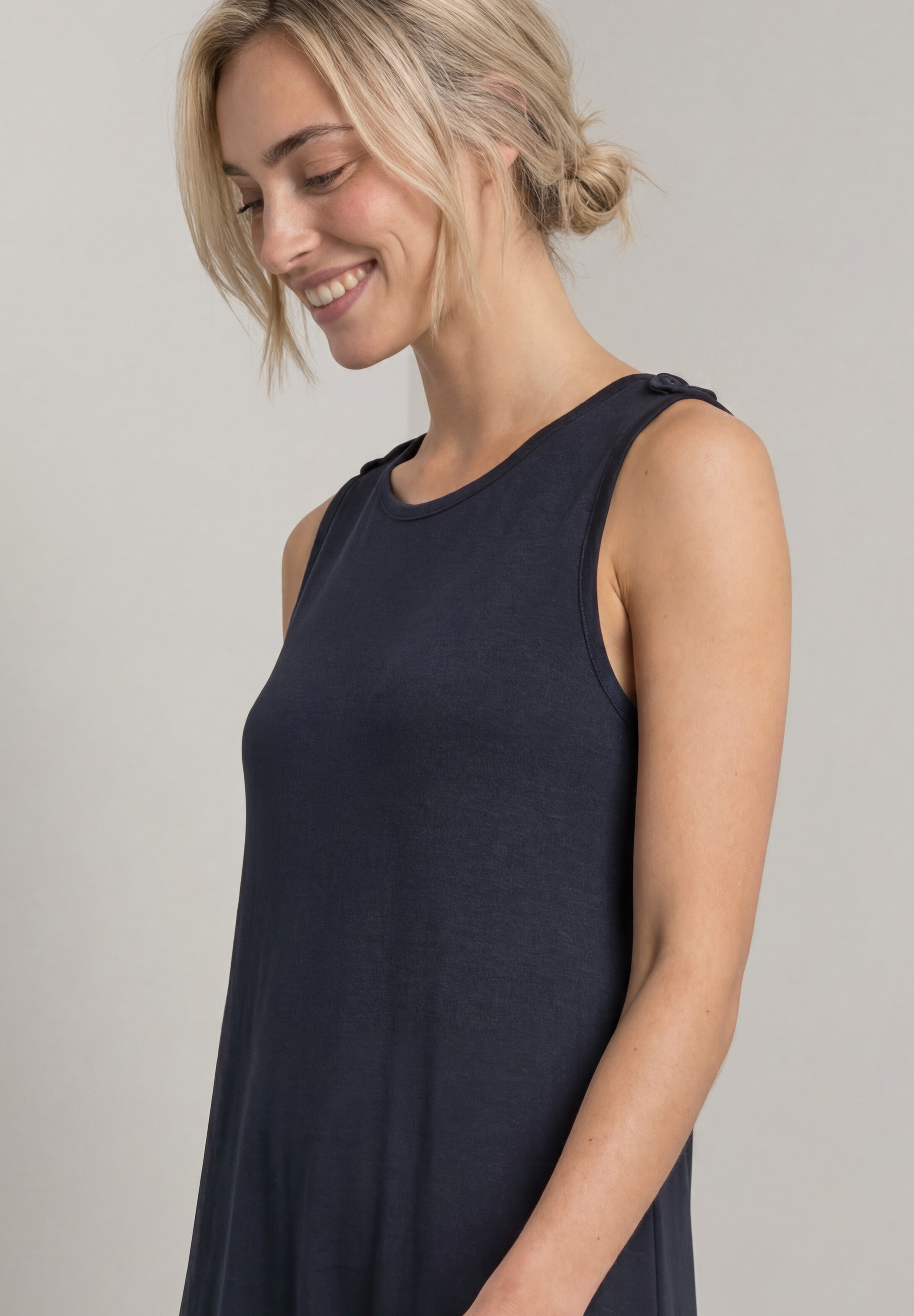 STREET ONE Jerseykleid Ohne Taschen Ärmelloses Sommerkleid mit Rundhals und Knopfdetail