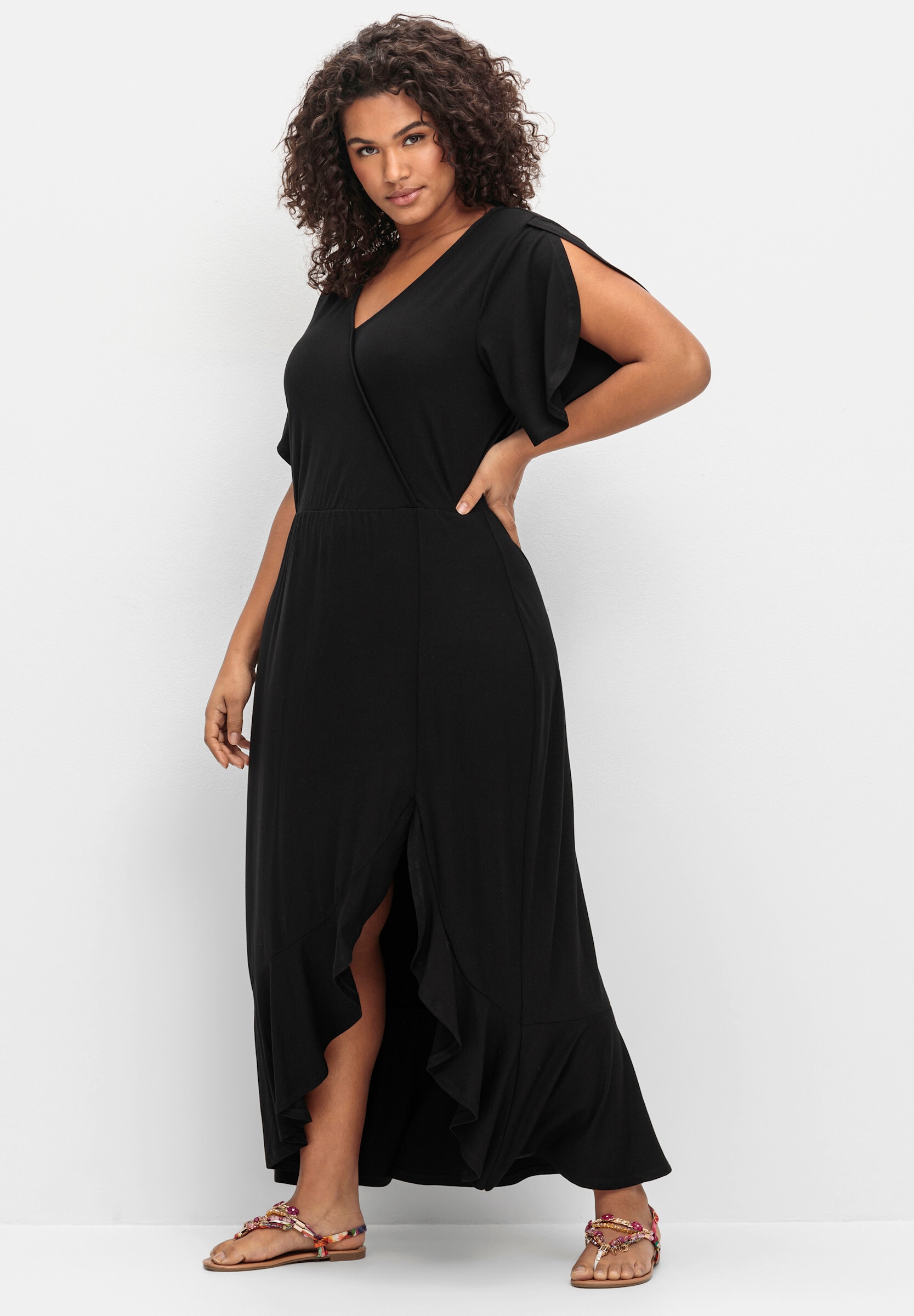 Sheego Strandkleid »Jerseykleid Jerseykleid in Wickeloptik, mit Volantrock« Ohne Tasche in Wickeloptik, mit Volantrock