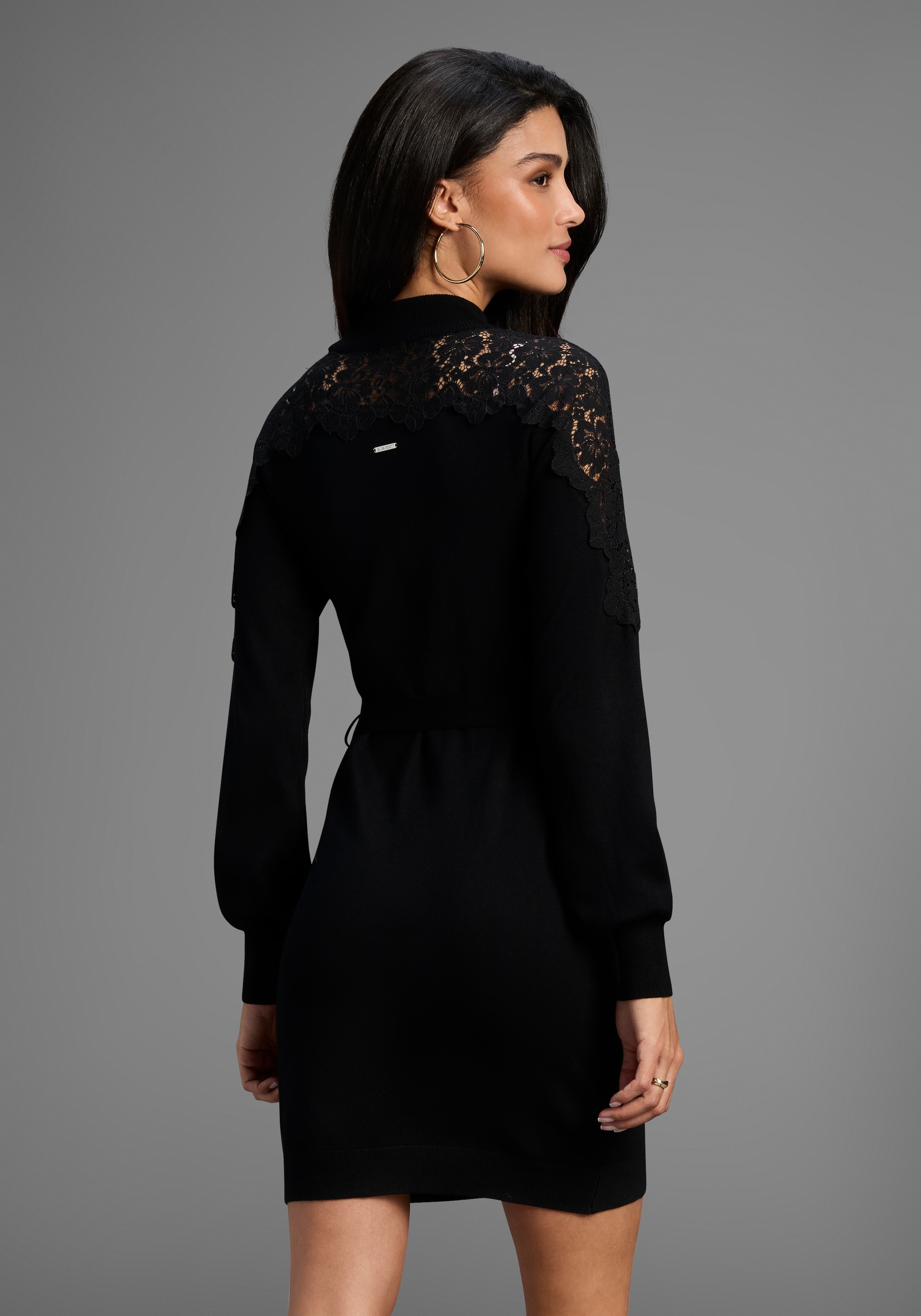 Laura Scott Strickkleid, in Mini-Länge mit edler Spitze - NEUE KOLLEKTION