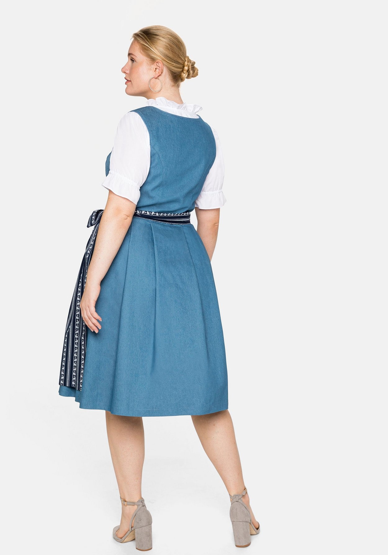 Sheego Dirndl »Dirndl mit Schürze in Denim-Optik mit Schürze 2-tlg.«, in Denim-Optik mit Schürze 2-tlg.