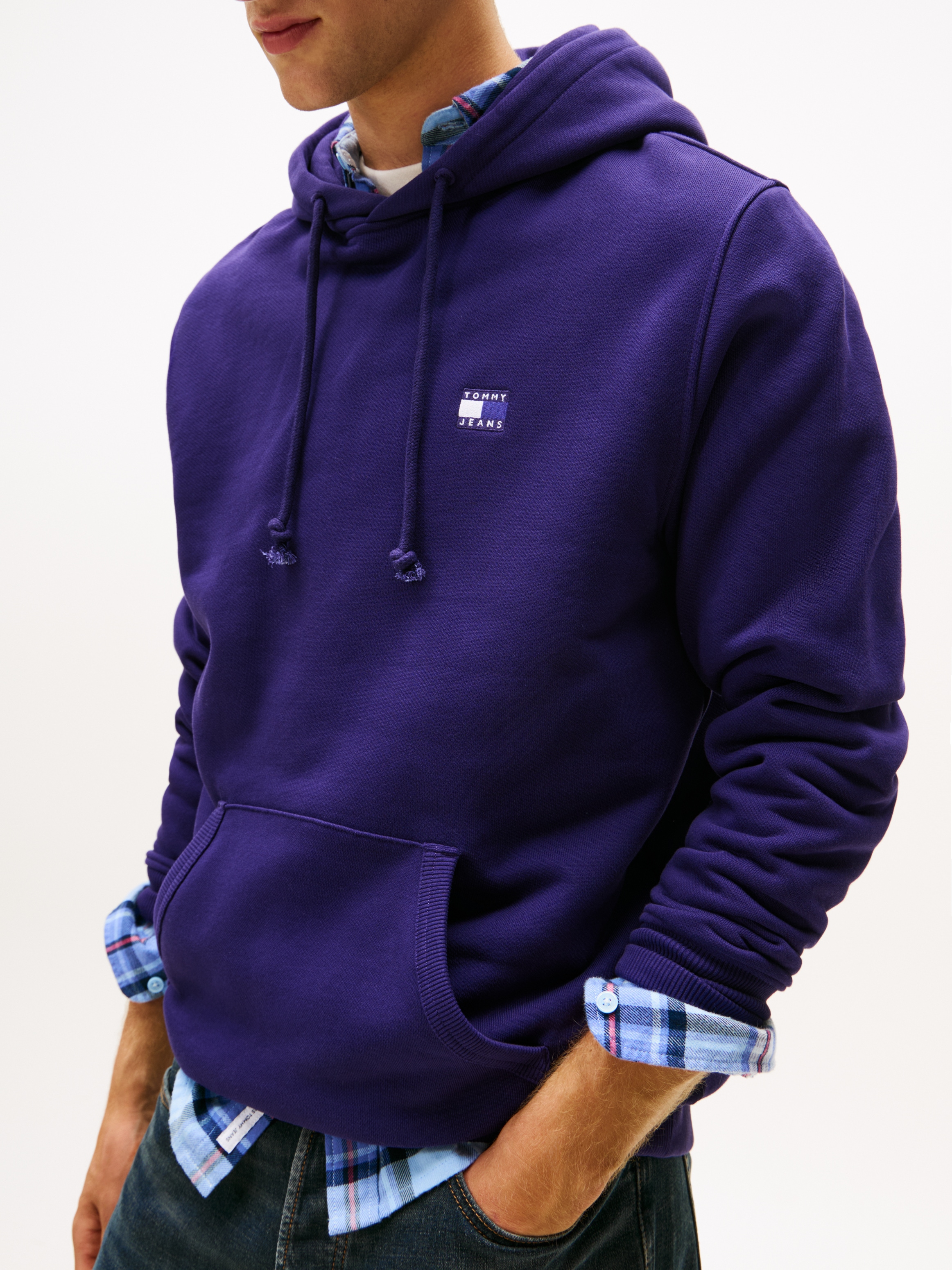 Tommy Jeans Hoodie »TJM REG BADGE HOODIE EXT«, Mit Rundhalsausschnitt
