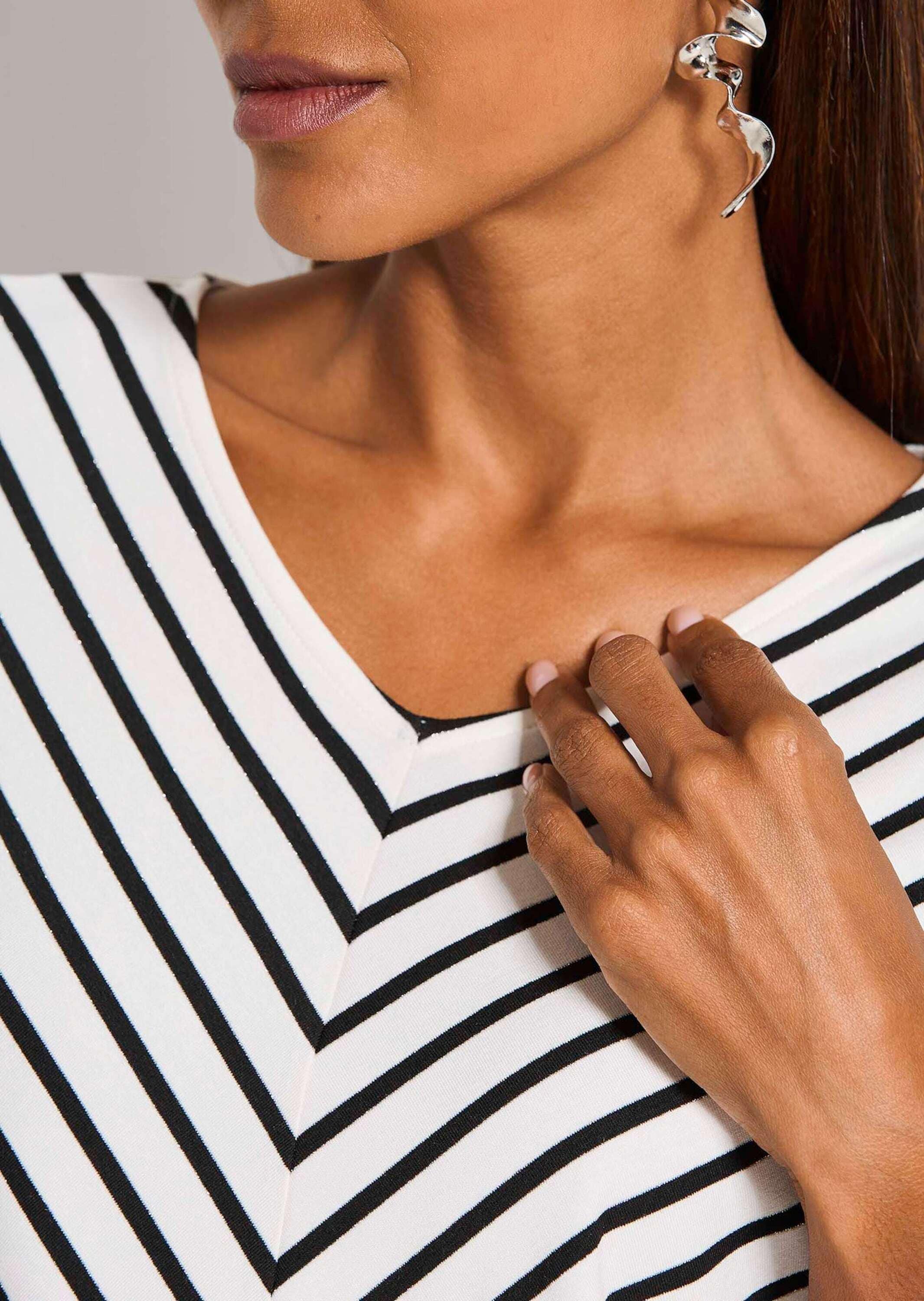 MADELEINE Kurzarmshirt »Blusenshirt Glanzshirt mit Streifenmuster« Diagonale Streifen