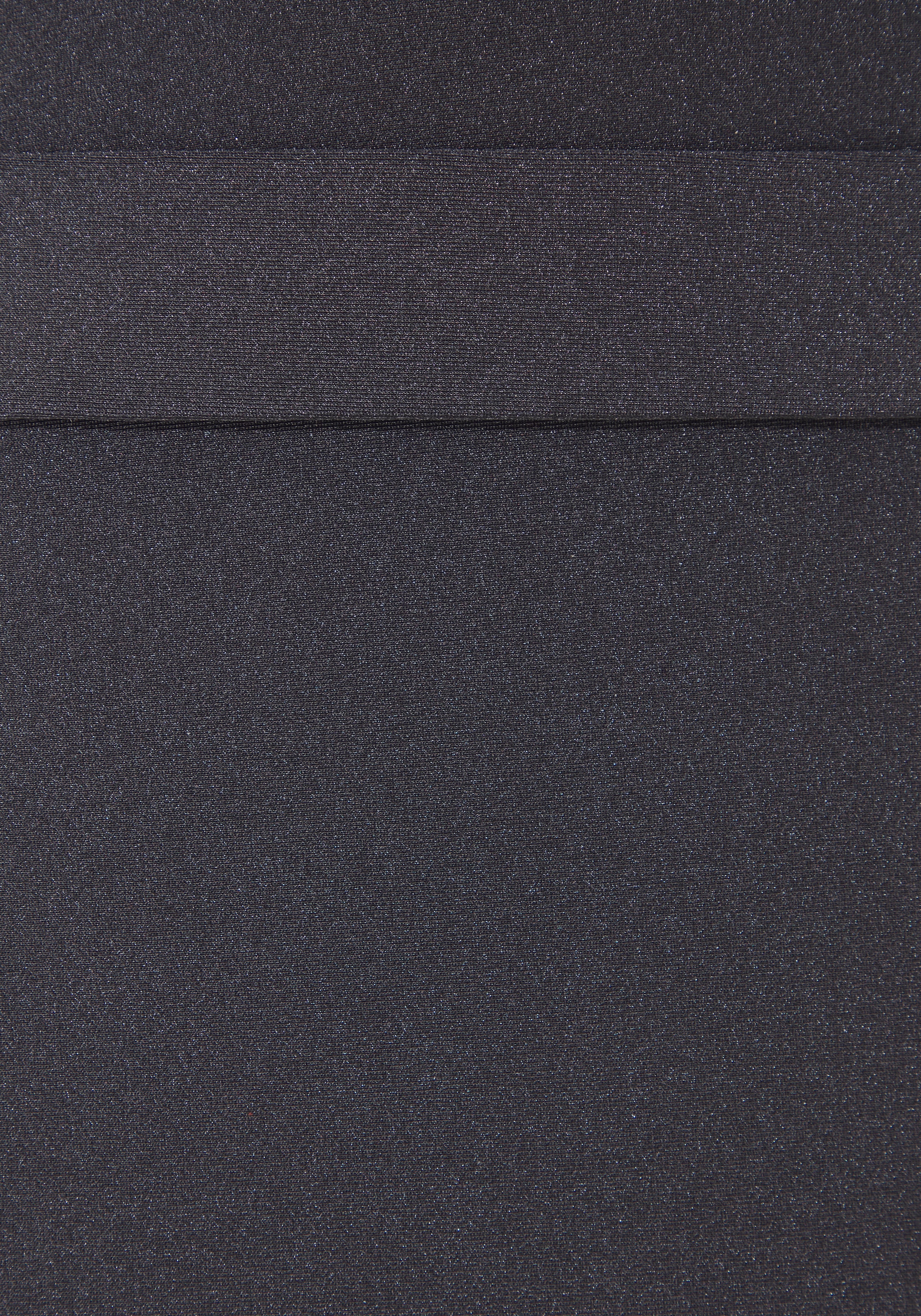 LASCANA Badeanzug Mit goldfarbener Schnalle