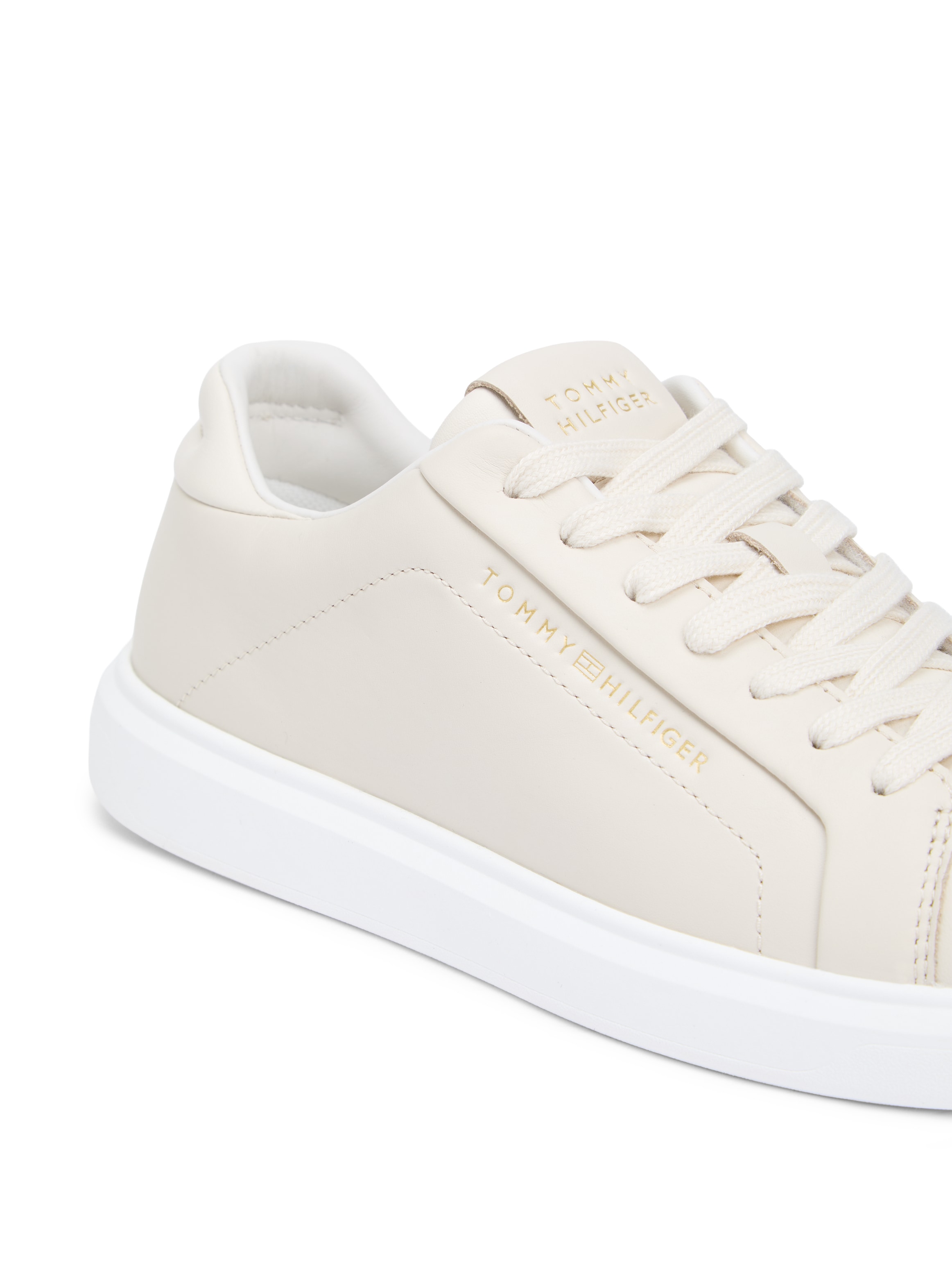 Tommy Hilfiger Plateausneaker »ICON COURT LIGHT WEIGHT SHINNY«  Freizeitschuh, Halbschuh, Schnürer mit TH-Logo  - klein ausfallend