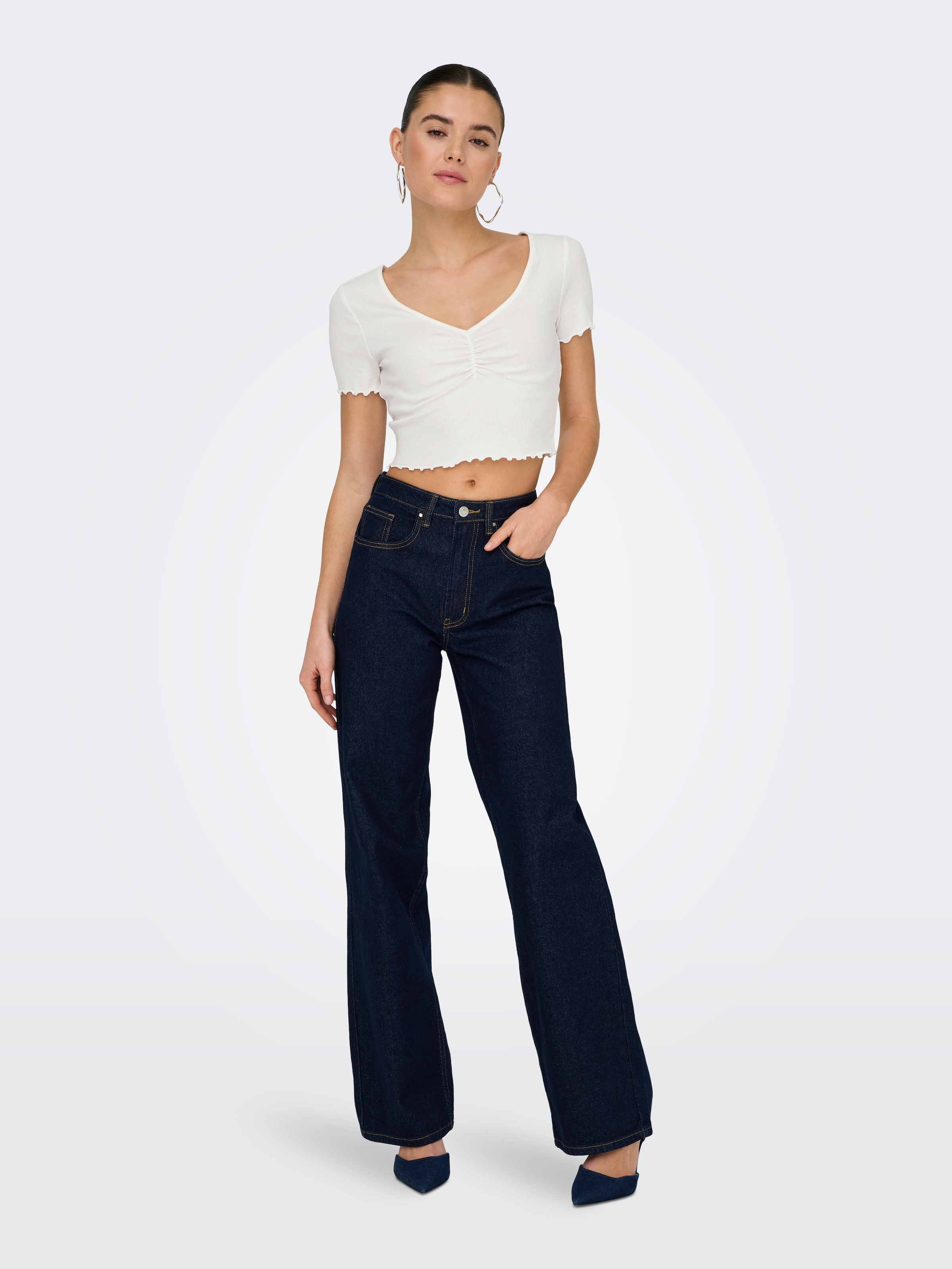 ONLY Kurzarmshirt »ONLBETTY S/S V-NECK TOP CC JRS«