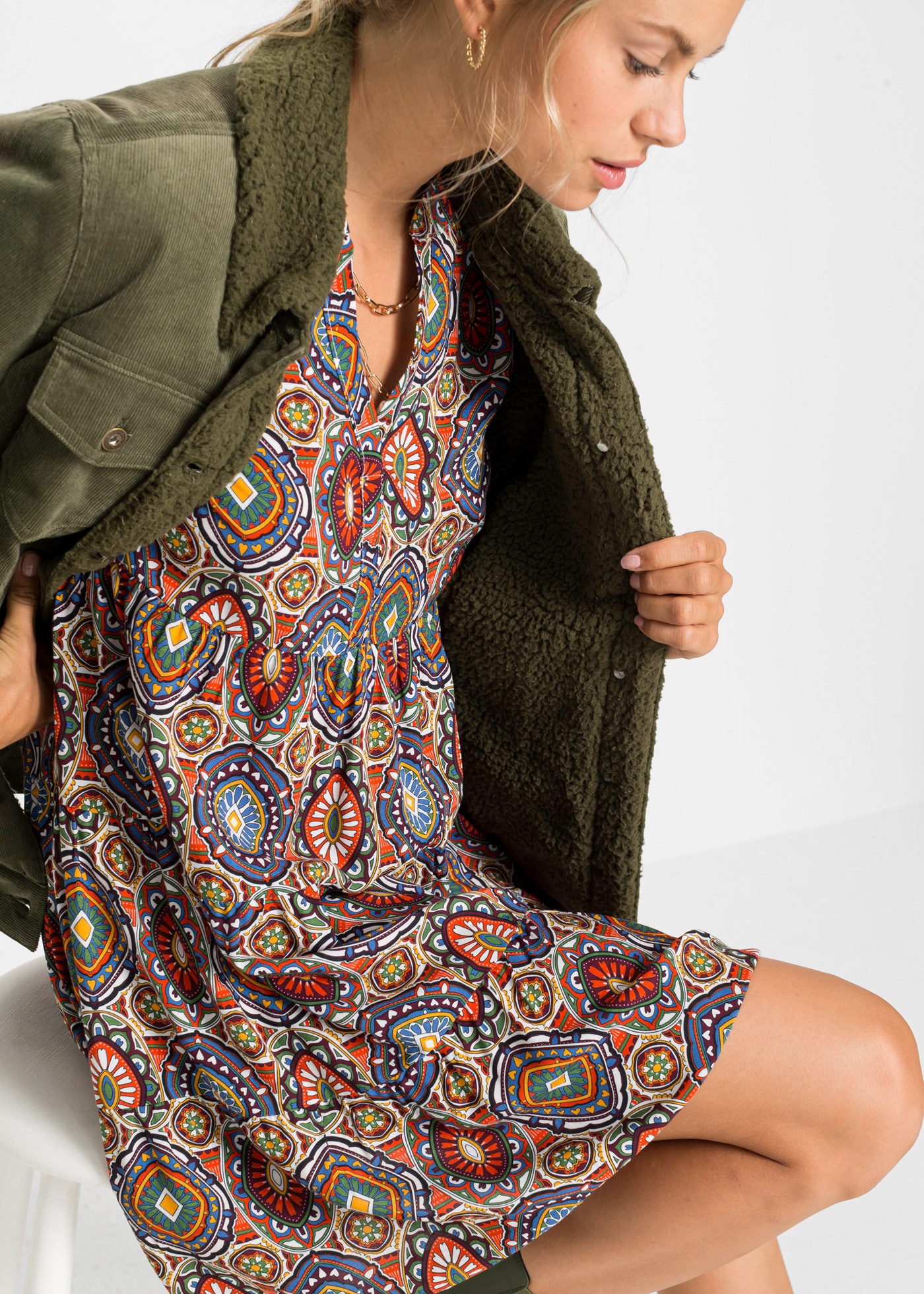 bonprix Minikleid »Minikleid aus fließender Viskose« Minikleid aus fließender Viskose