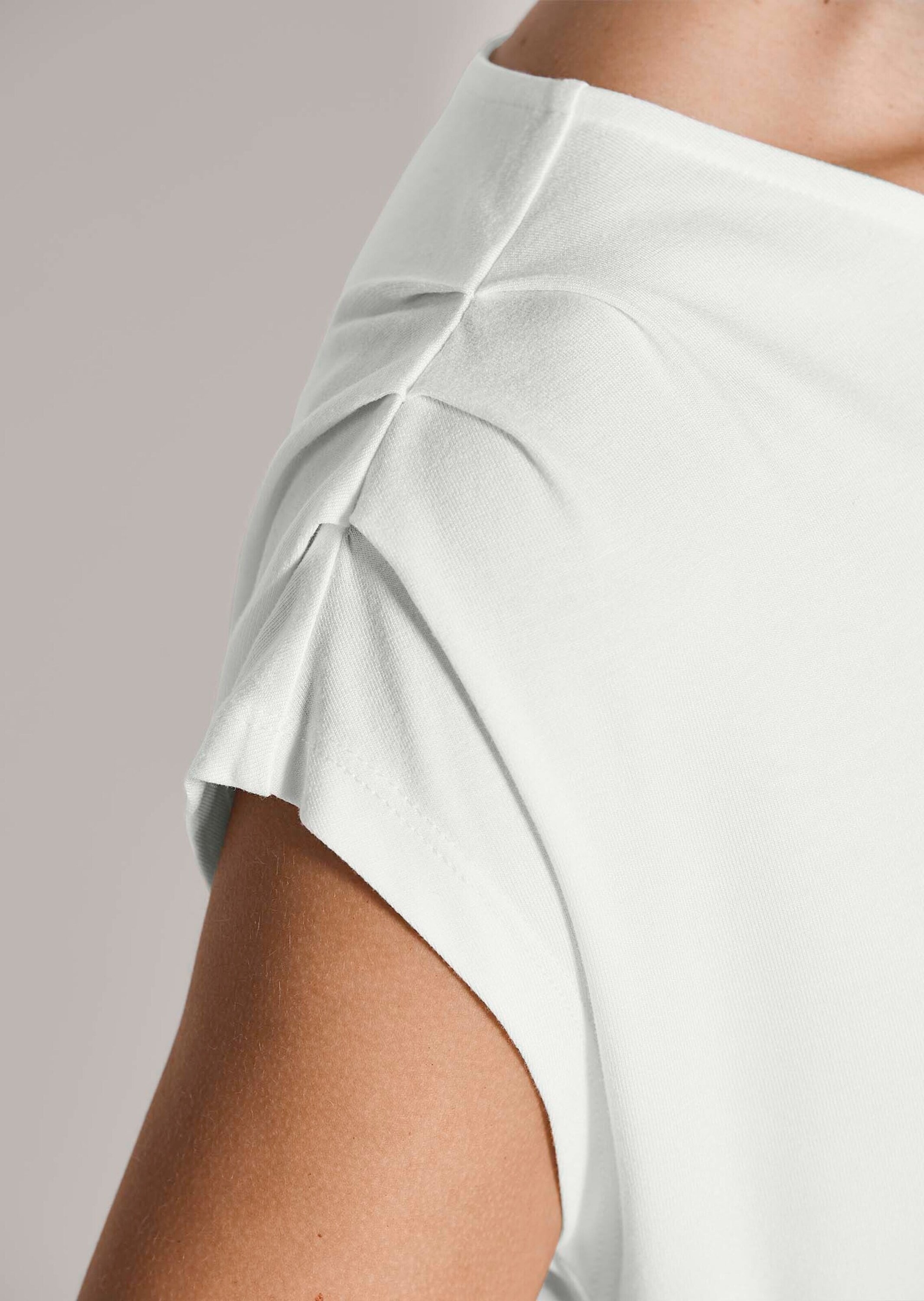 MADELEINE Kurzarmshirt »Jerseyshirt Basic-Shirt mit Rundhalsausschnitt« Überschnittene Schultern