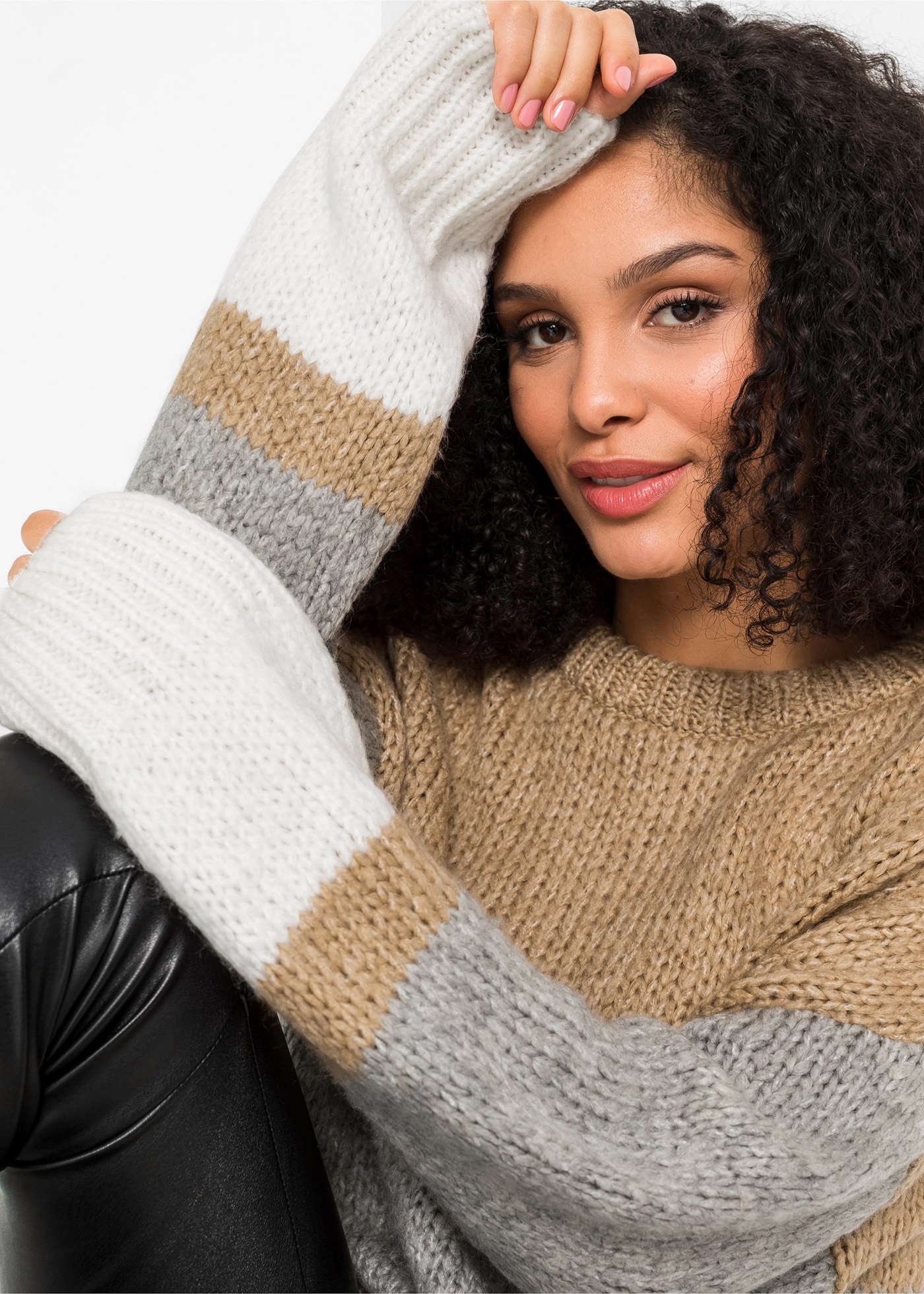 bonprix Strickpullover Oversize-Pullover mit Zierknöpfen