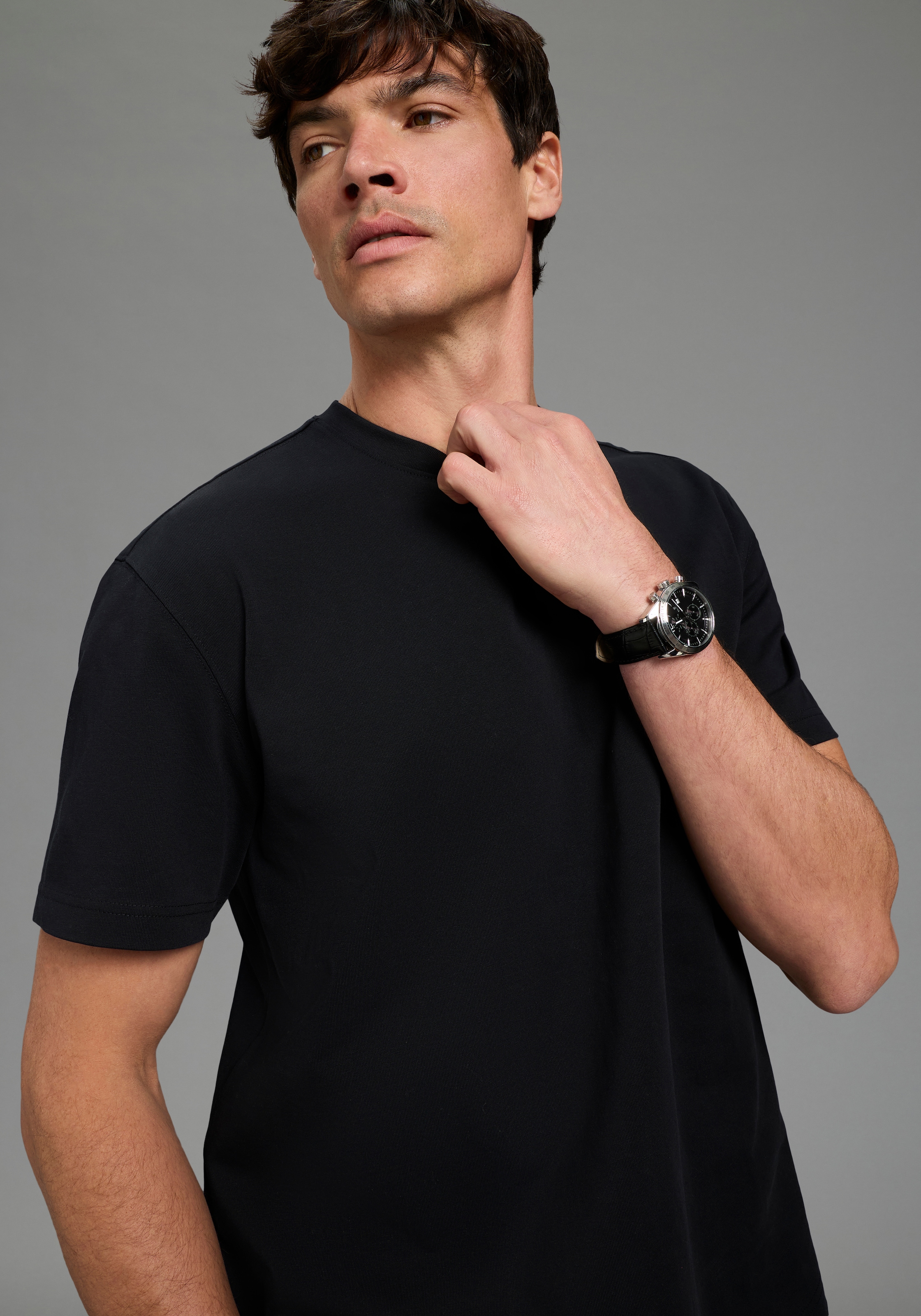 Bruno Banani T-Shirt Kurzarmshirt, lässige Passform, unifarben, aus Single Jersey