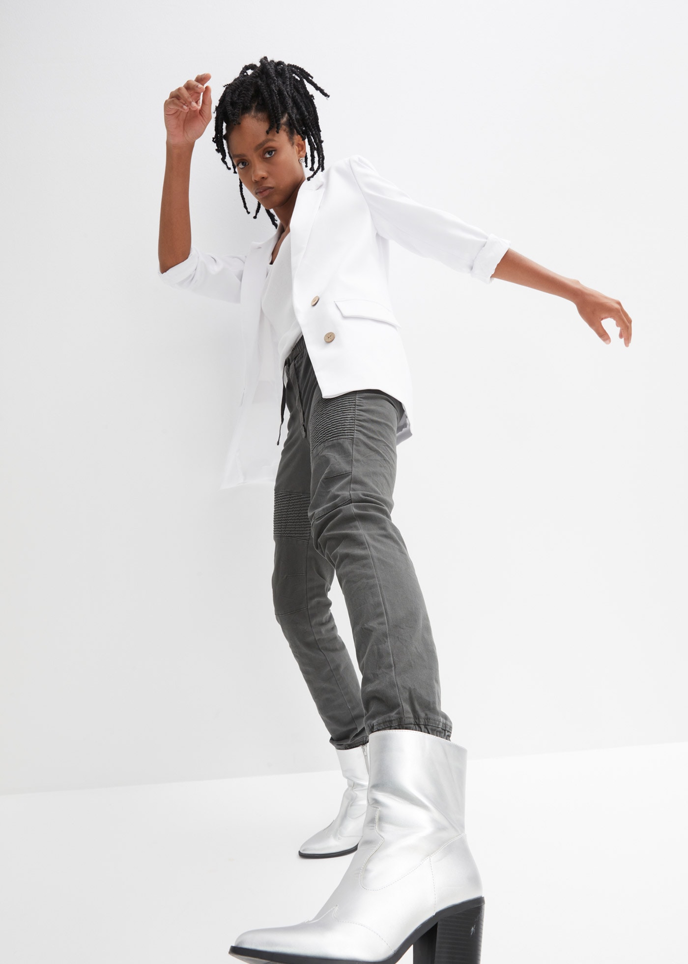 bonprix Stoffhose »Hose mit Biker-Details«  Hose mit Biker-Details