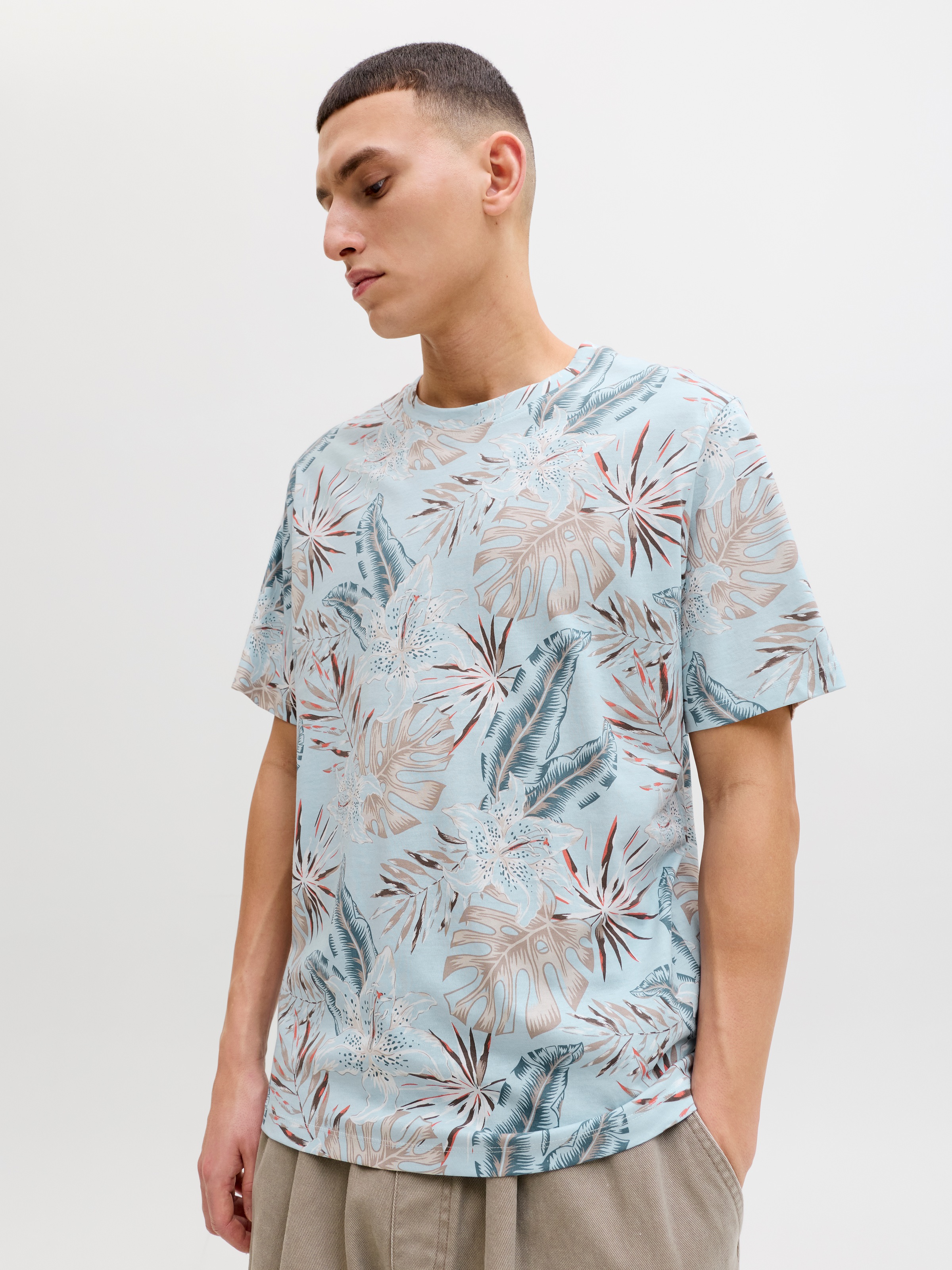 Jack & Jones Rundhalsshirt »JJHONOLULU AOP TEE SS CREW NECK« Baumwolle, regular fit