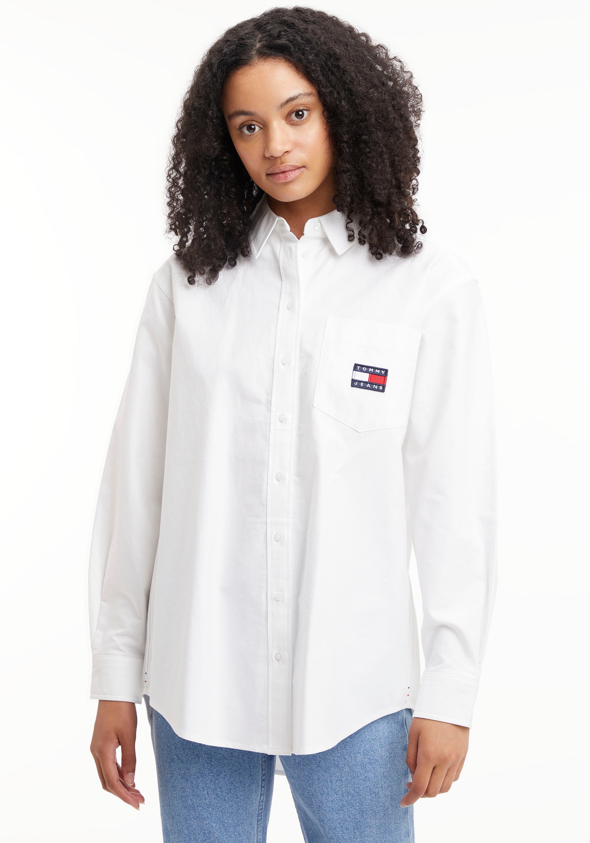Tommy Jeans Hemdbluse »TJW BADGE BOYFRIEND SHIRT«, mit Tommy Jeans Logo-Badge kaufen