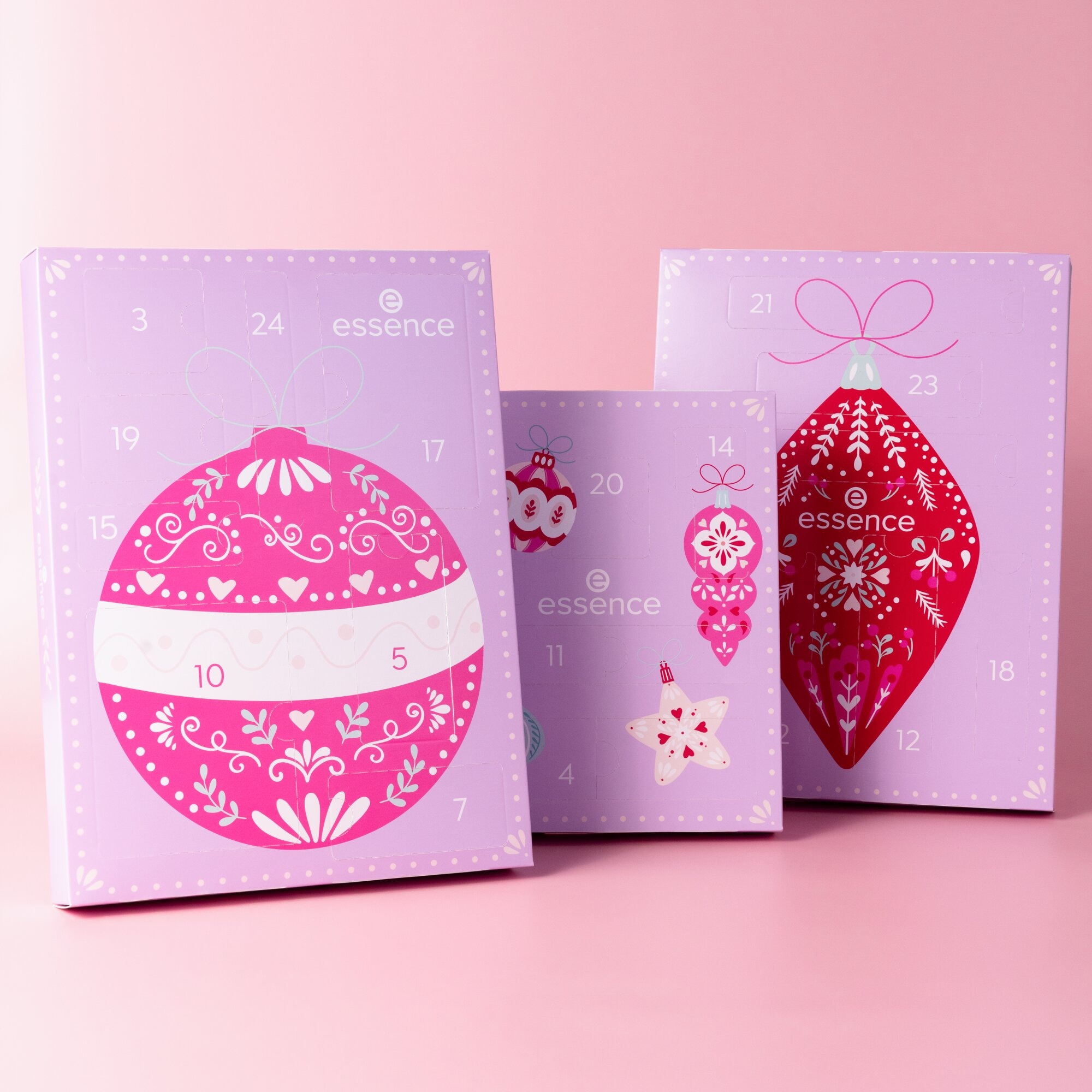 Essence Adventskalender »THE HOLIDAY TREE advent calendar« ab 14 Jahren