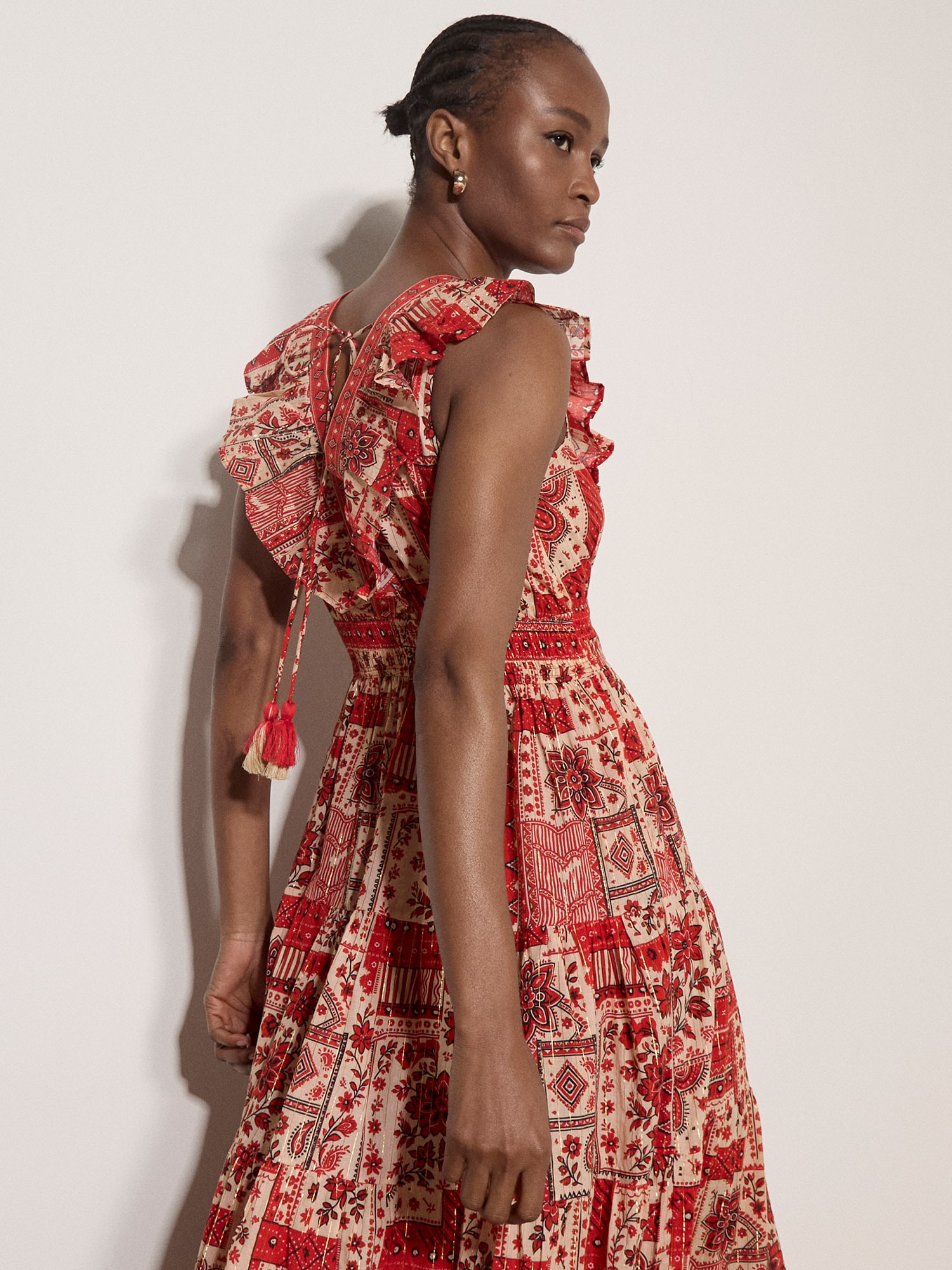 Apricot Partykleid »Schimmerndes Midaxi-Kleid« mit Schalsprint und Stufen
