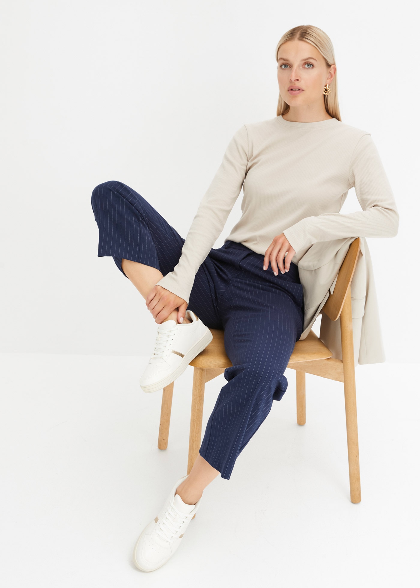 bonprix Langarmshirt »Geripptes Langarmshirt aus reiner Baumwolle« Slim fit Passform, ohne Kragen, aus reiner Baumwolle, unifarben