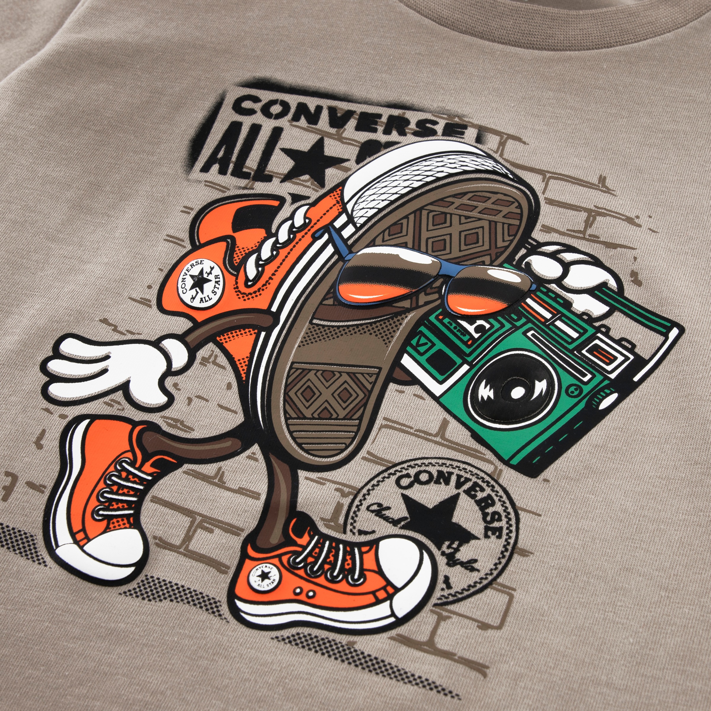 Converse T-Shirt »CNVB CHUCK CHARACTER« für Kinder, mit Converse Chuck-Grafik im Cartoon-Stil