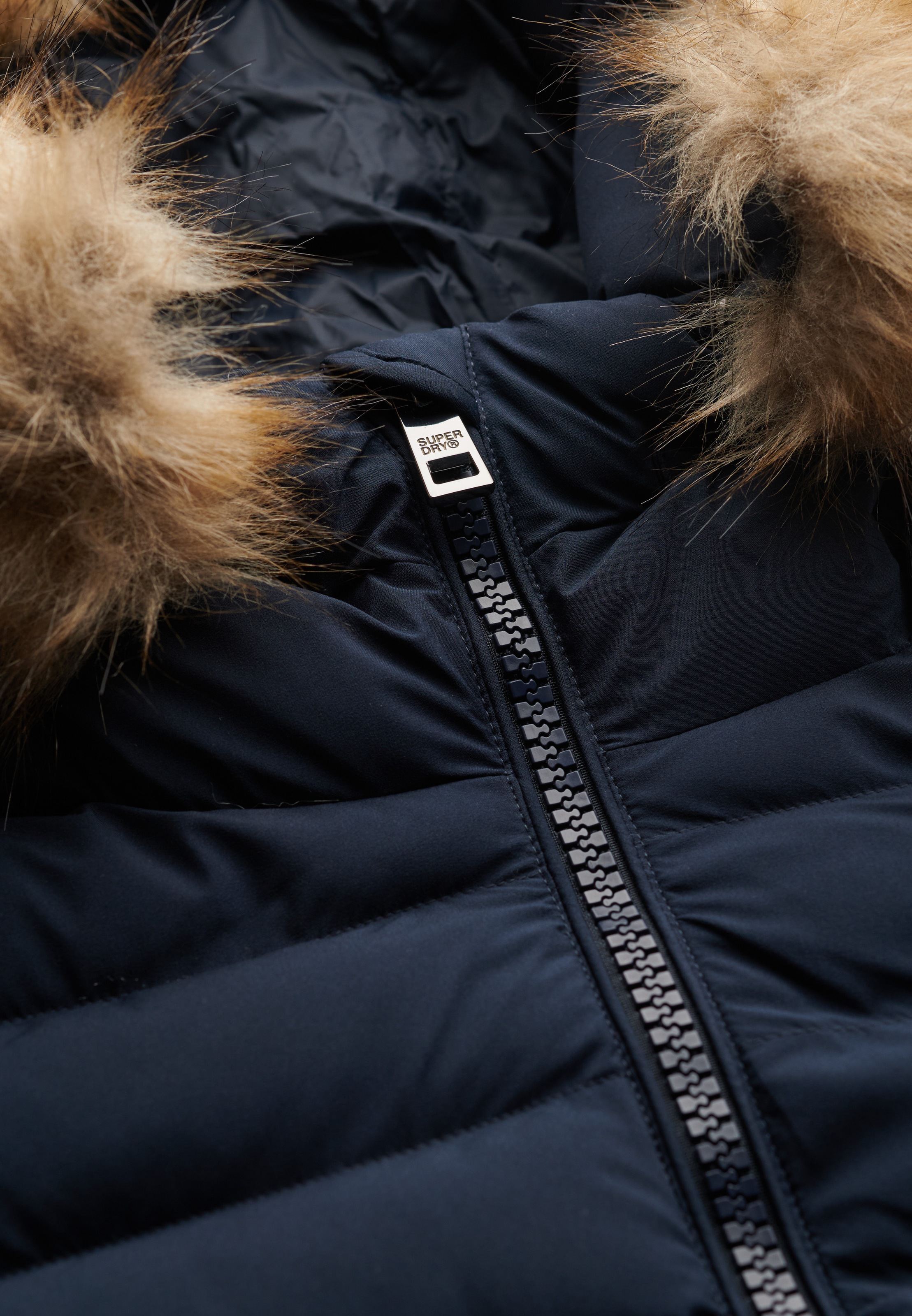 Superdry Steppjacke »FUJI FAUX FUR HOOD PADDED JKT« mit Kapuze