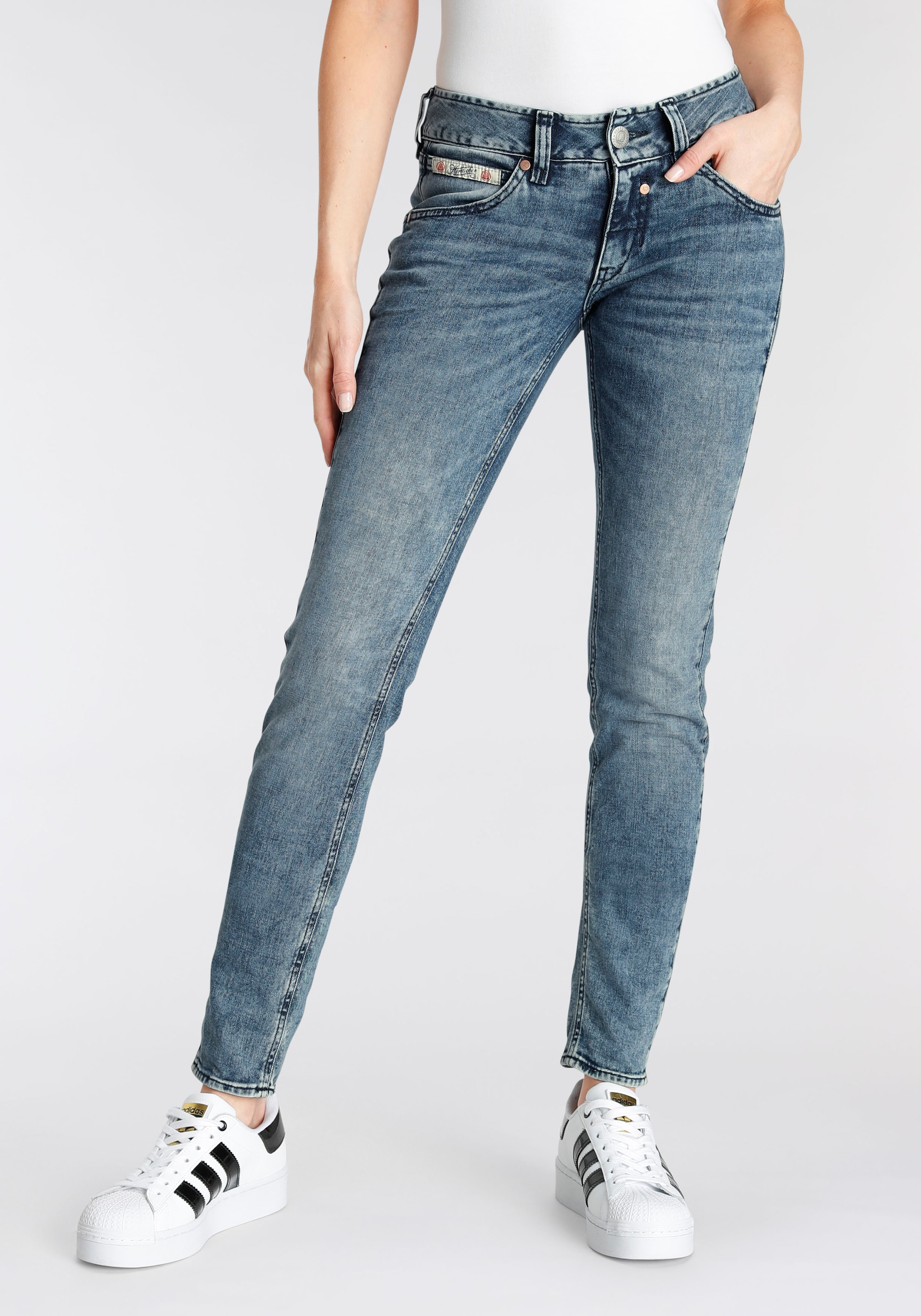 Slim-fit-Jeans »TOUCH«, mit verzierten Gesäßtaschen