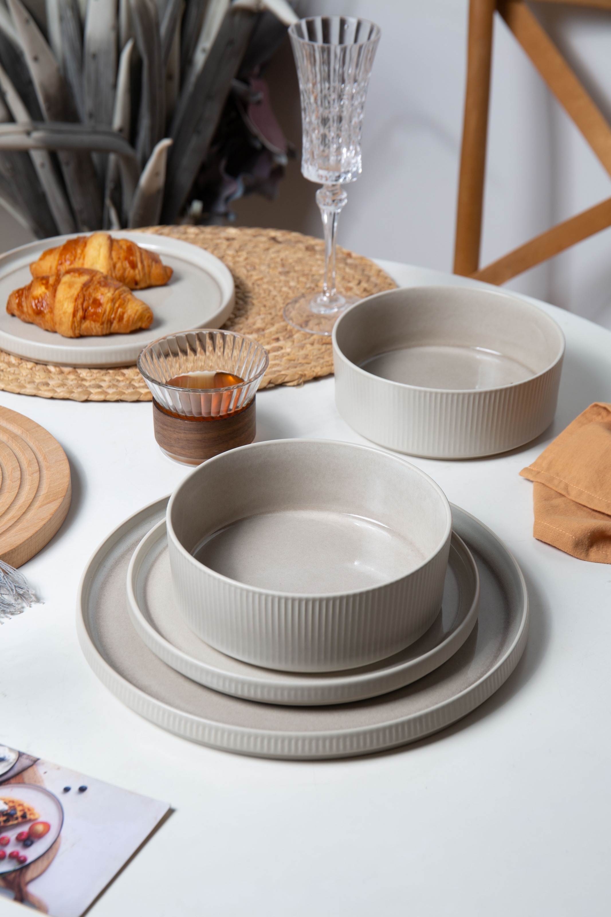 my home Geschirr-Set »Loik, außen matt, innen reaktiv glasiert«, (Set, 18 tlg.), spülmaschinenfest und mikrowellengeeignet