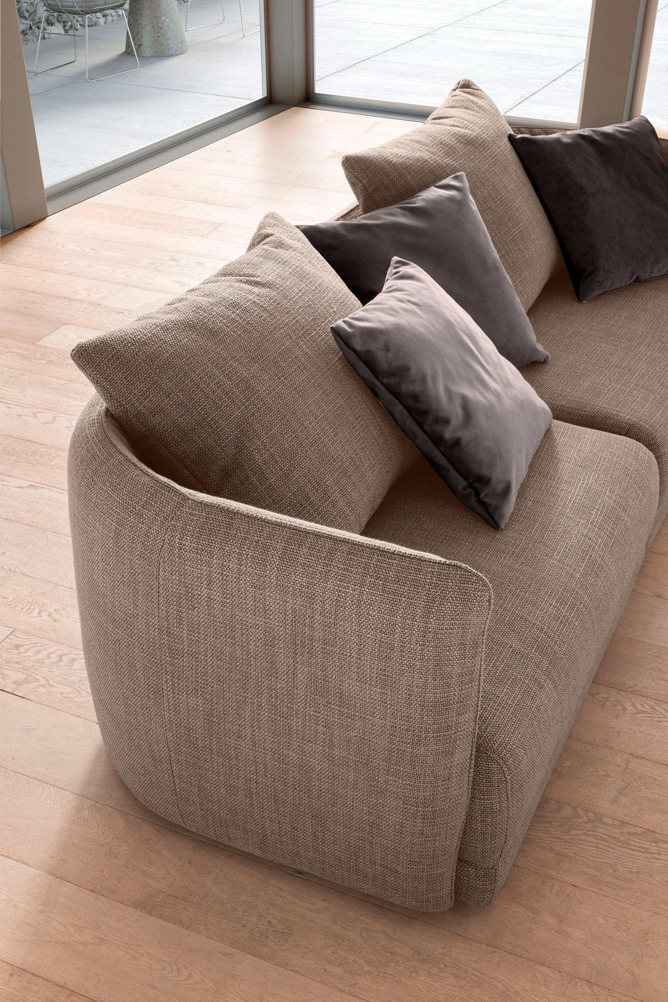 designwerk Big-Sofa »New York, anmutendes Designsofa« mit schmaler Arm- & Rückenlehne