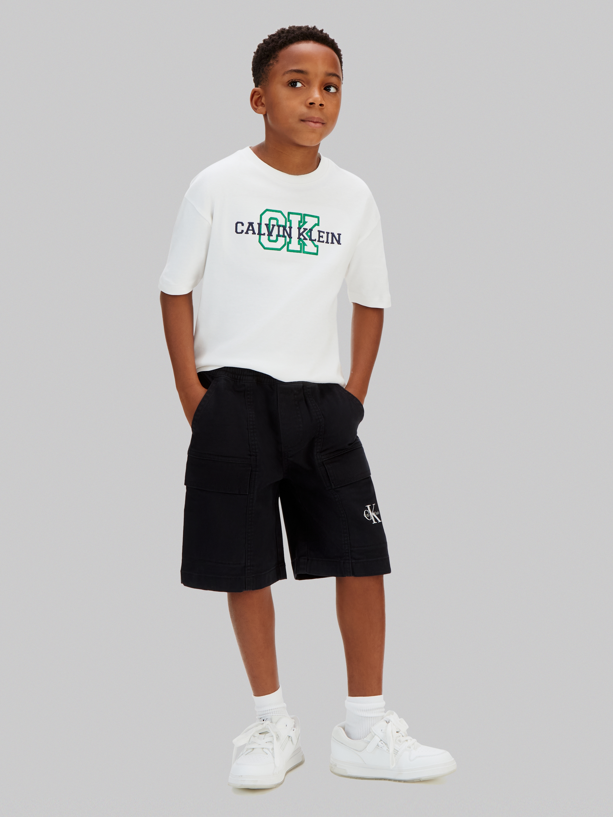 Calvin Klein Jeans Cargoshorts »ESSENTIAL WOVEN SHORTS«  Regular fit für Kinder mit praktischen Taschen