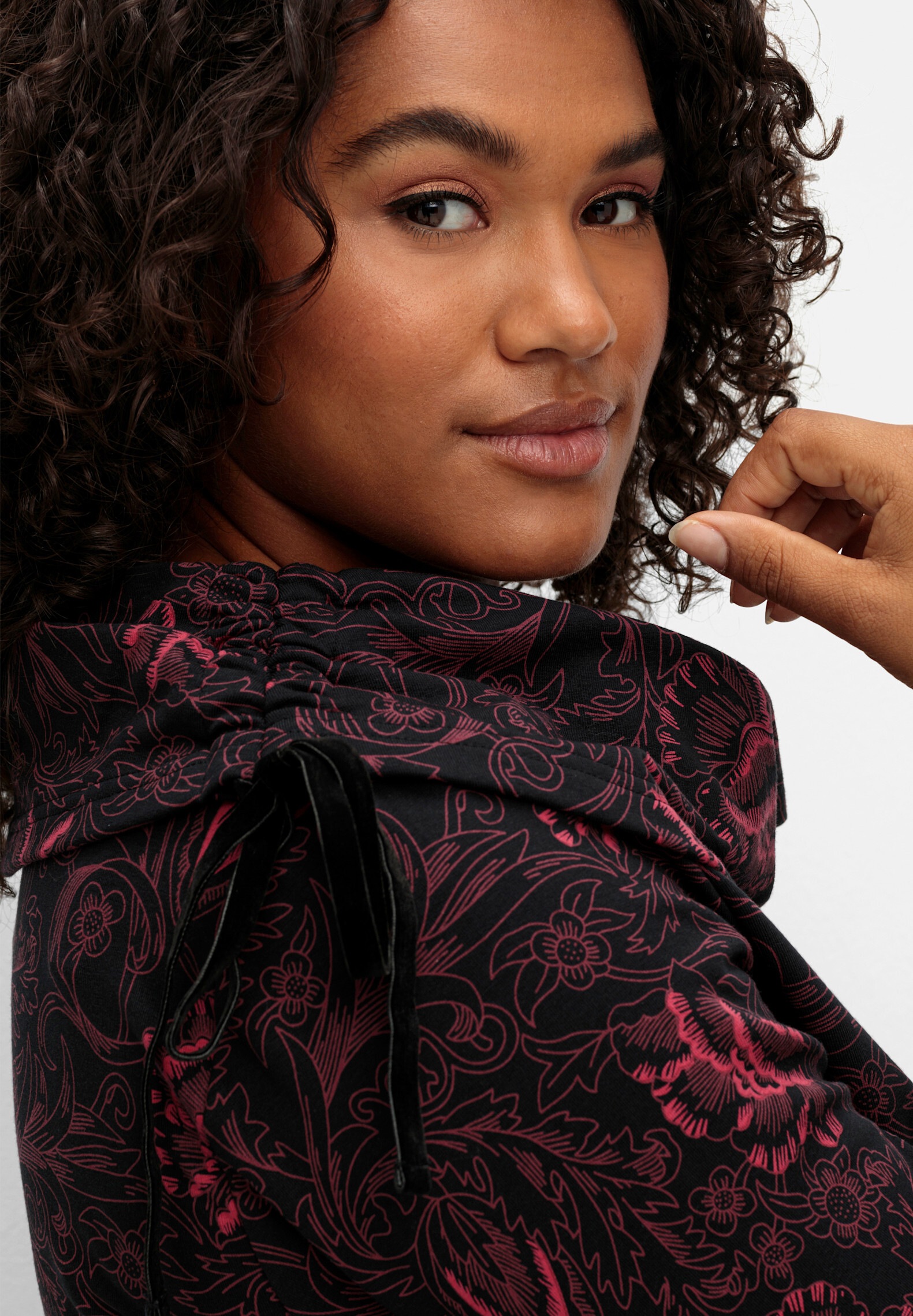 sheego by Joe Browns Sweatshirt »Sweatshirt Sweatshirt mit weitem Schalkragen«
