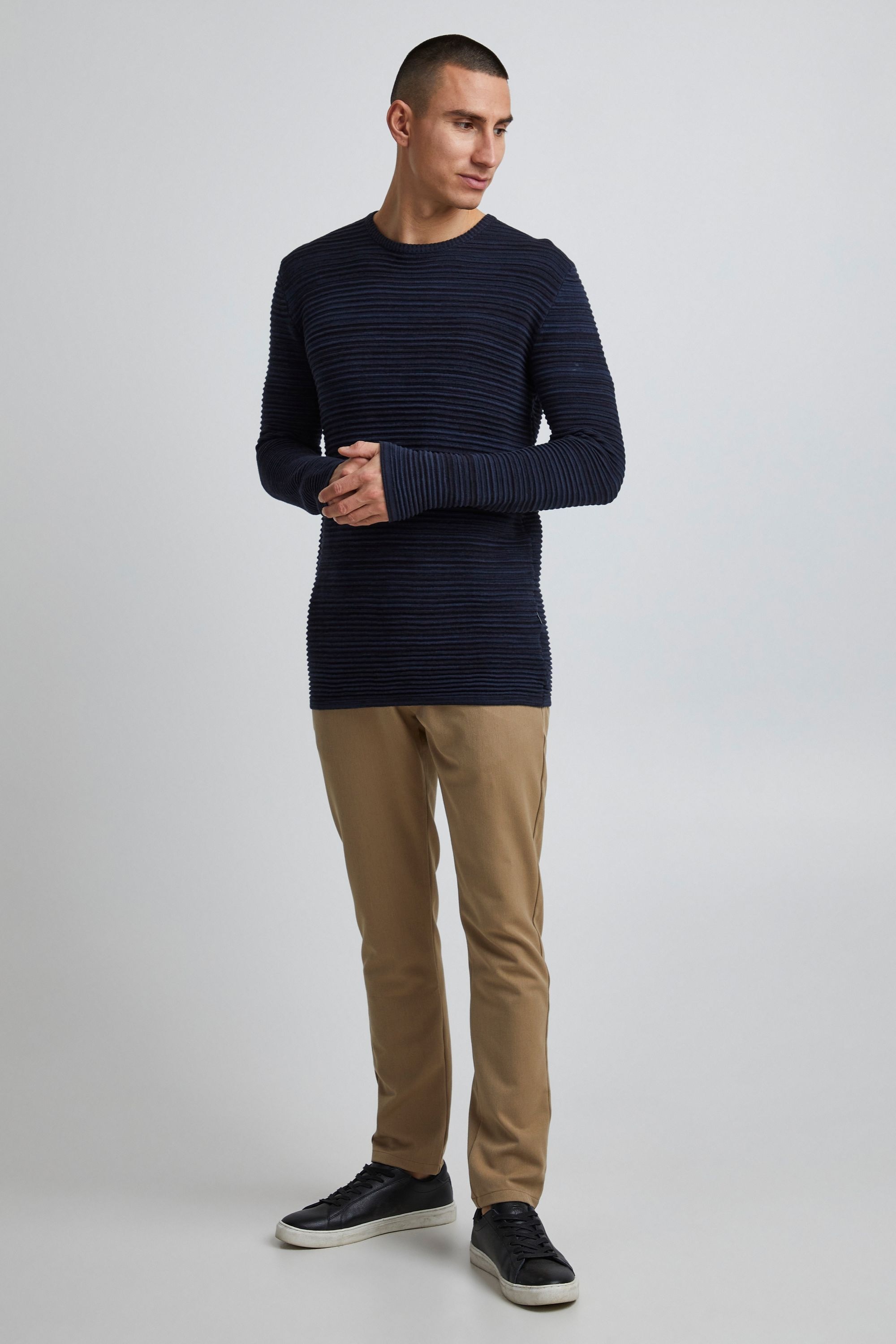 !Solid Rundhalspullover »Strickrundhalspullov SDStruan«