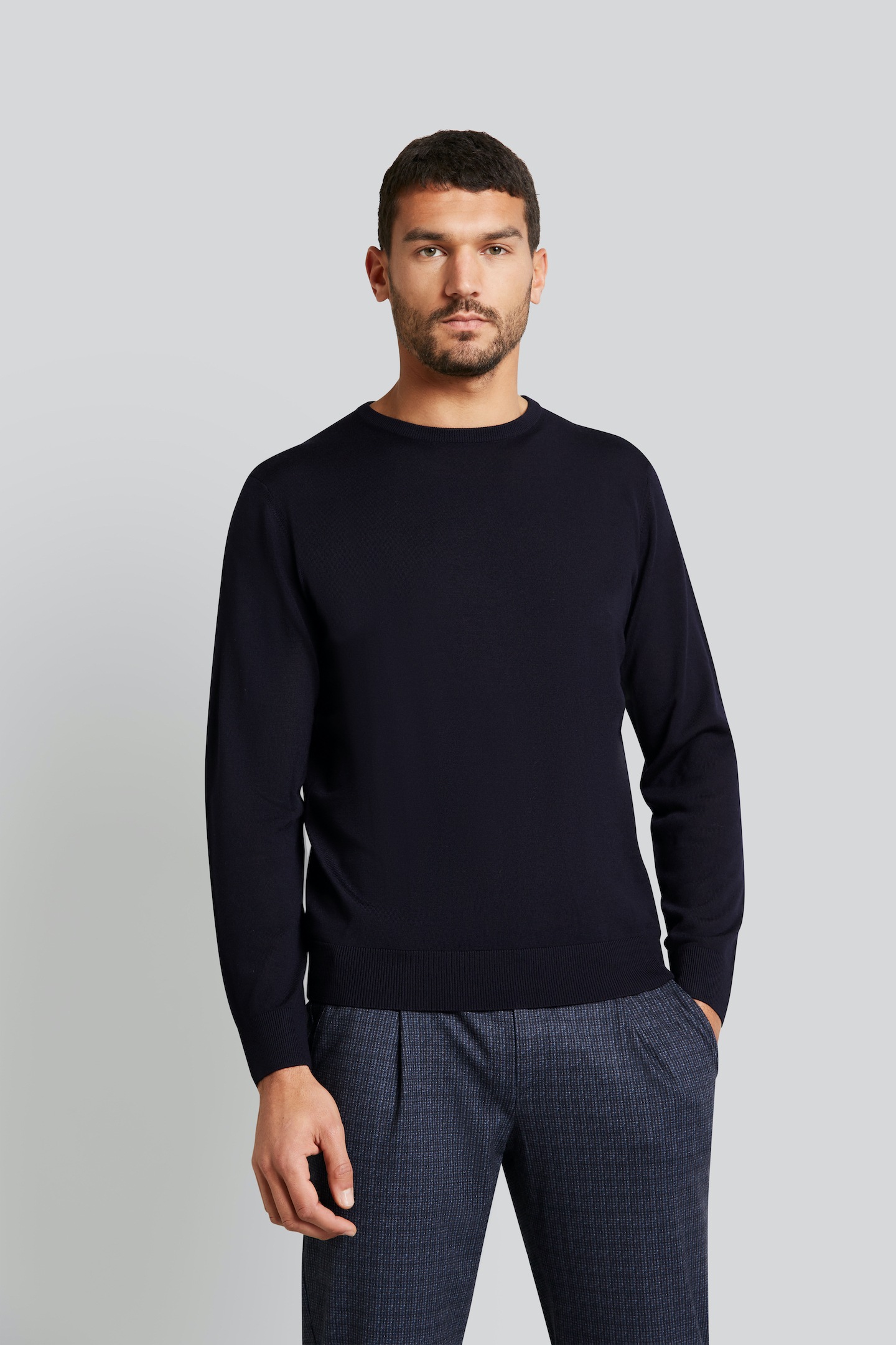 Bugatti Herren Rundhalspullover aus feiner Merinowolle in blau, Größe L