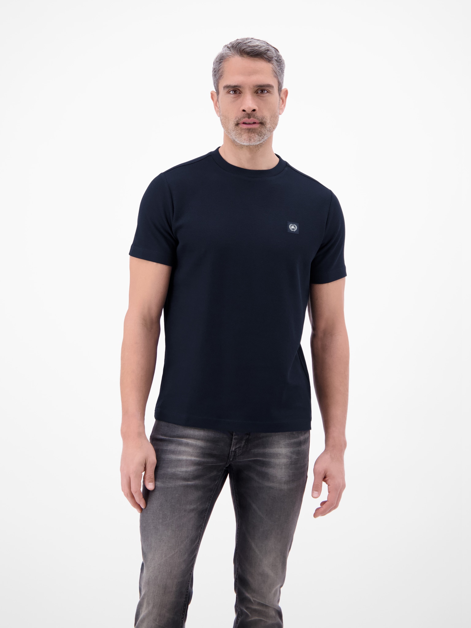 LERROS Rundhalsshirt mit Logo-Badge und in Waffle-Optik