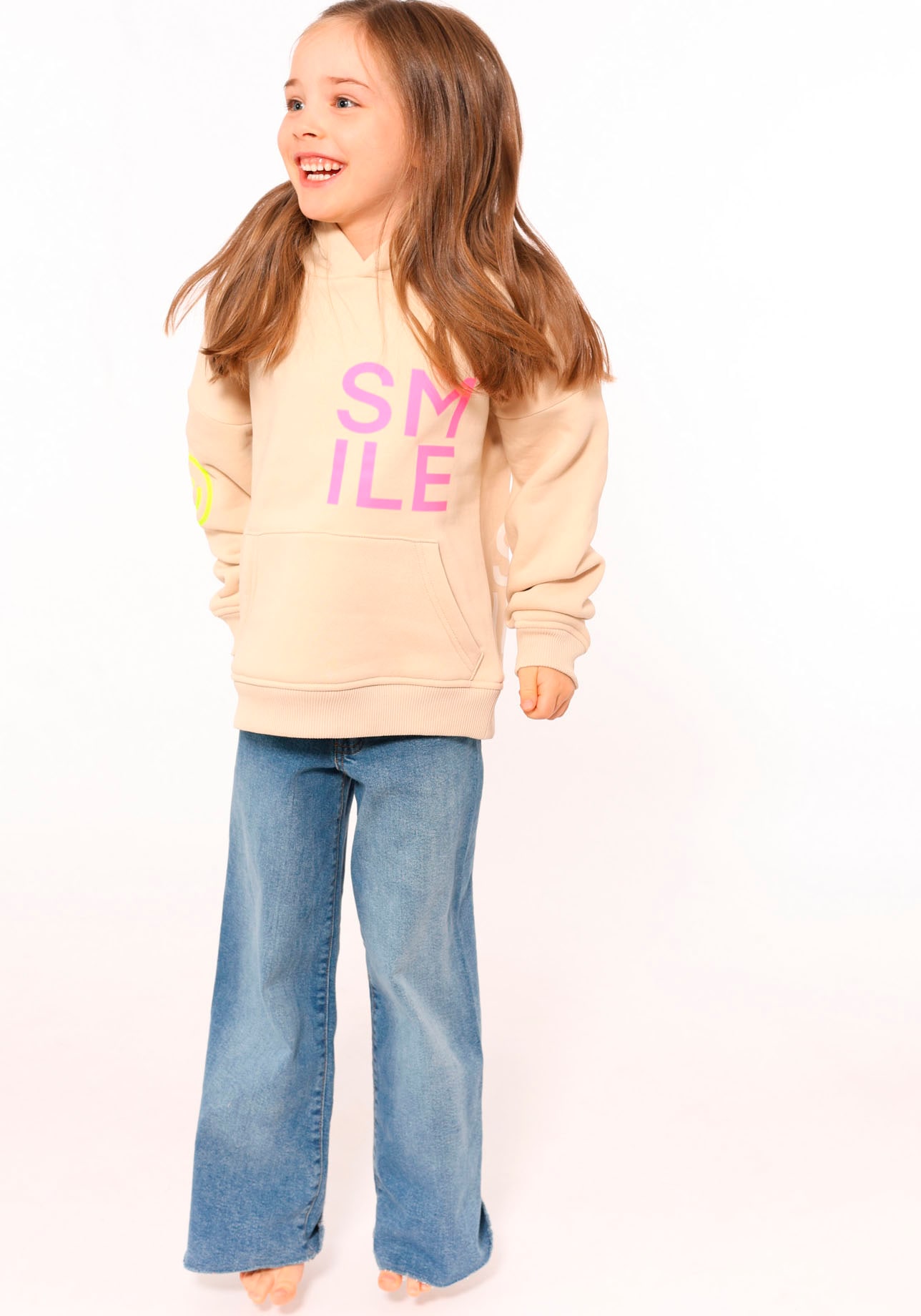 Zwillingsherz Hoodie »"Alissa-Kids"«, mit "Smile"-Aufdruck in Neonfarben und gestickte Smiley