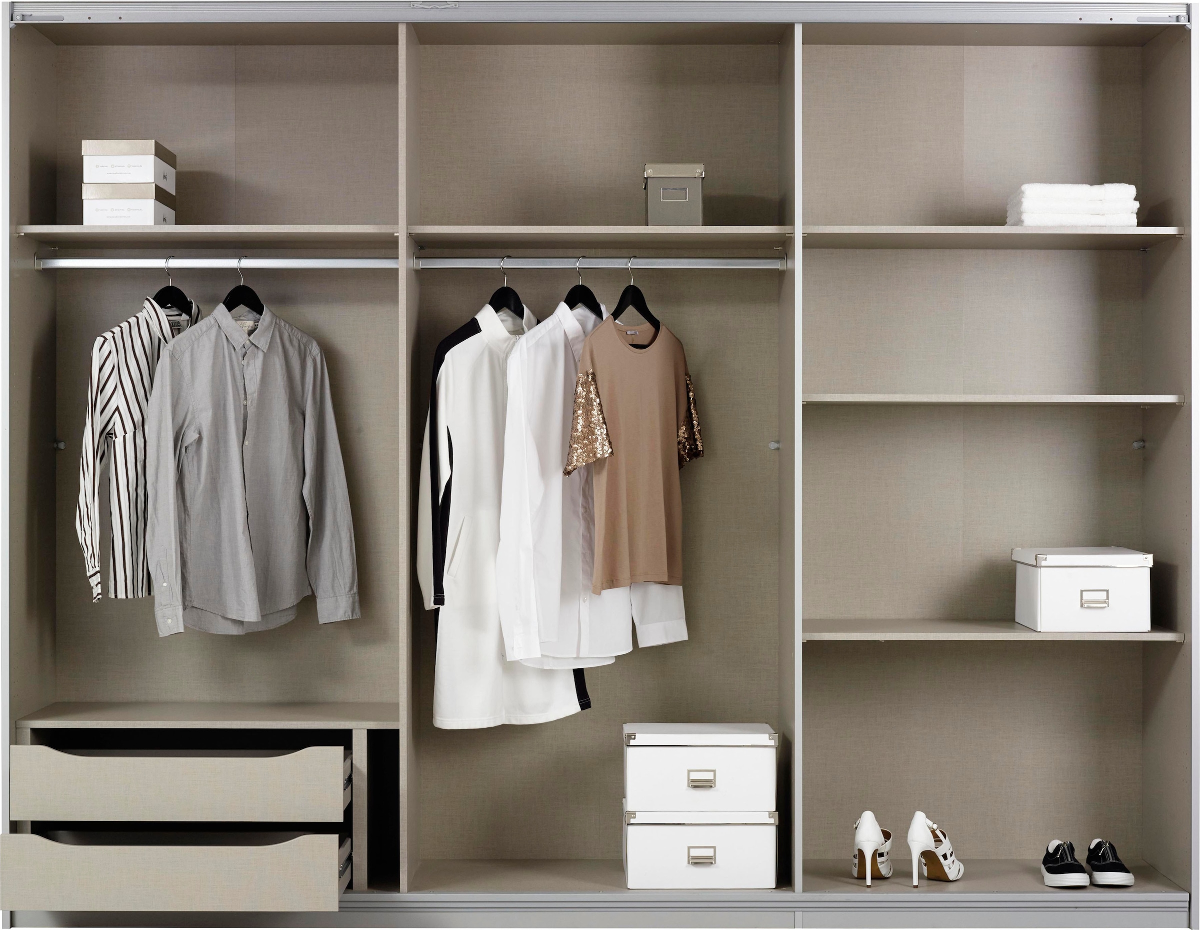 rauch Schwebetürenschrank »Kleiderschrank Schrank Garderobe Schlafzimmerschrank TUBONA« mit umfangreicher Innenausstattung und Passepartout MADE IN GERMANY