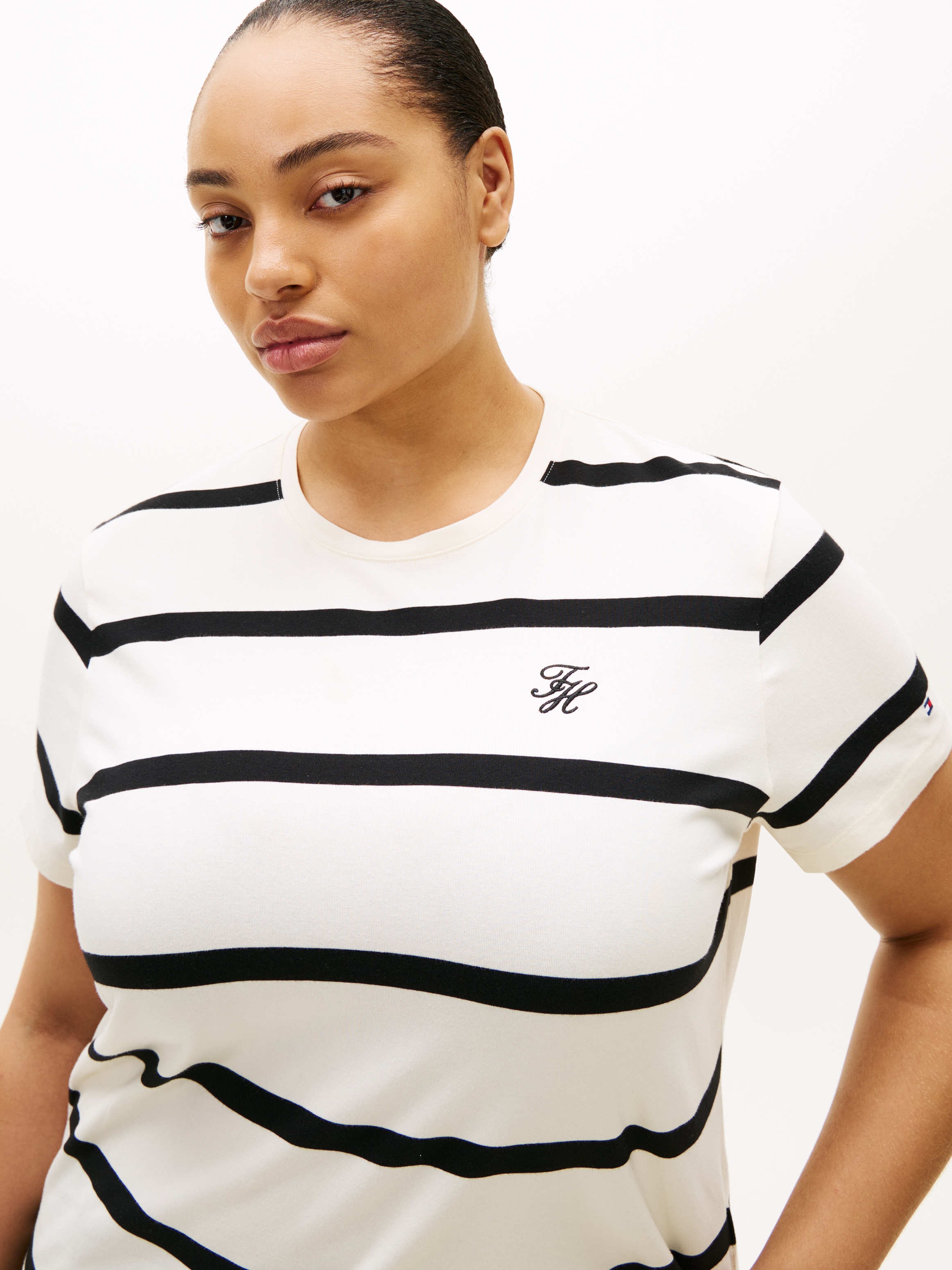 Tommy Hilfiger Curve Kurzarmshirt »CRV TH SCRIPT REG C-NK SS TEE« in großen Größen