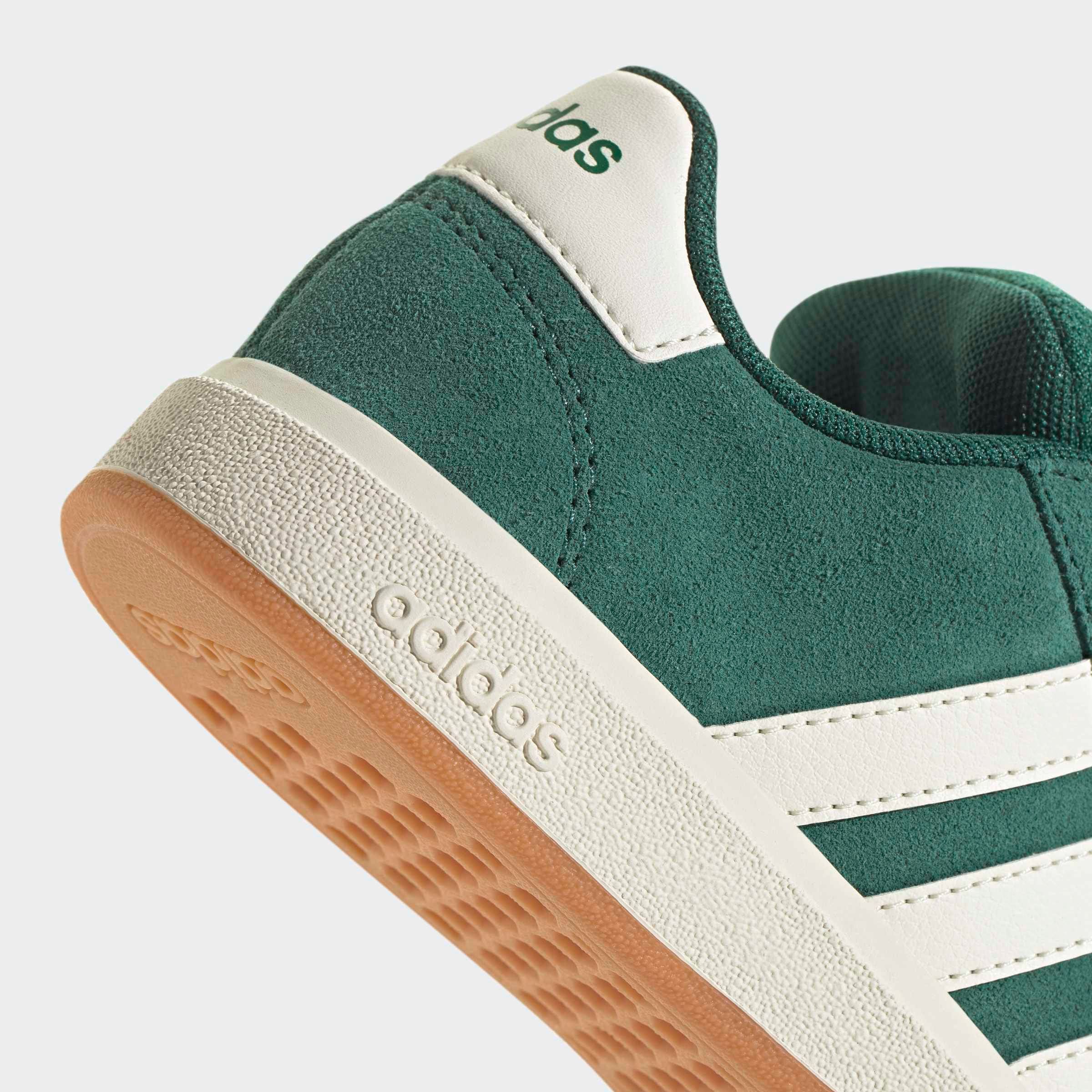 adidas Sportswear Sneaker »GRAND COURT 00S«  Design auf den Spuren des adidas Superstar