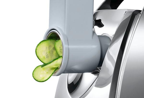 BOSCH Fleischwolf »ProPower MFW68660, 2200 W Blockierlei., Rücklauf, Durchlaufschnitzler«, 800 W, 3 Lochscheiben Edelst. (3/4,8/8mm), Fruchtpressen-/Wurst-/Kebbeaufsatz