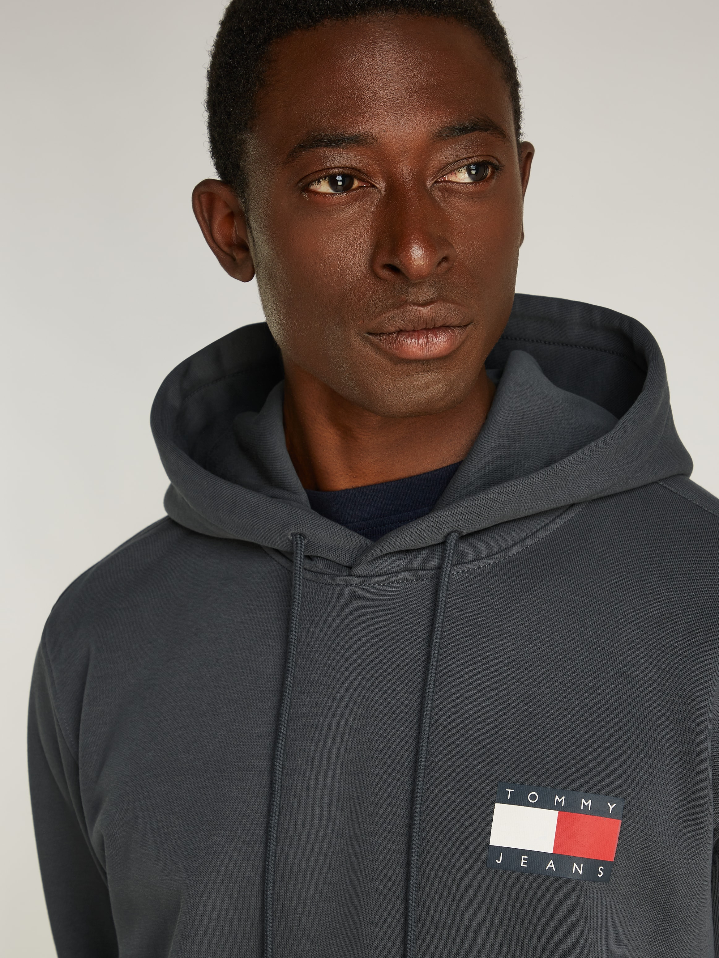 Tommy Jeans Plus Kapuzensweatshirt »TJM REG ESSENTIAL FLAG HOOD EXT«, Große Größen